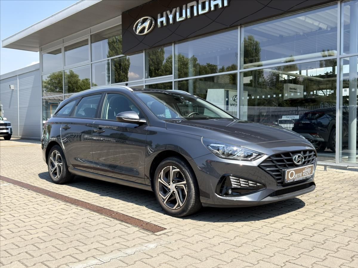 Hyundai i30, 1,5 DPi, MT  WG Family Comfort - fotka 2