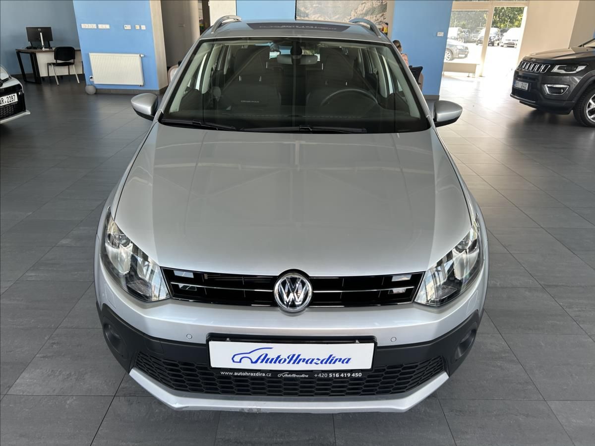 Volkswagen Polo, 1,2   TSI,CROSS,SERVISKA,1.MAJ - fotka 2
