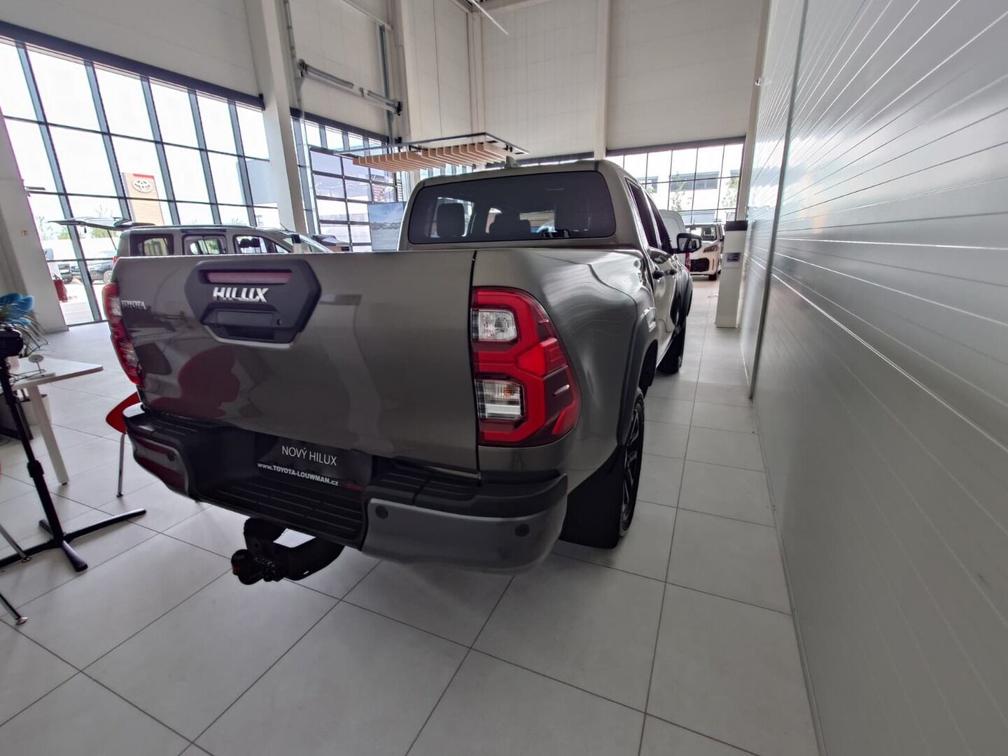 Toyota Hilux, DoubleCab Invincible 2.8D 6AT - fotka 6