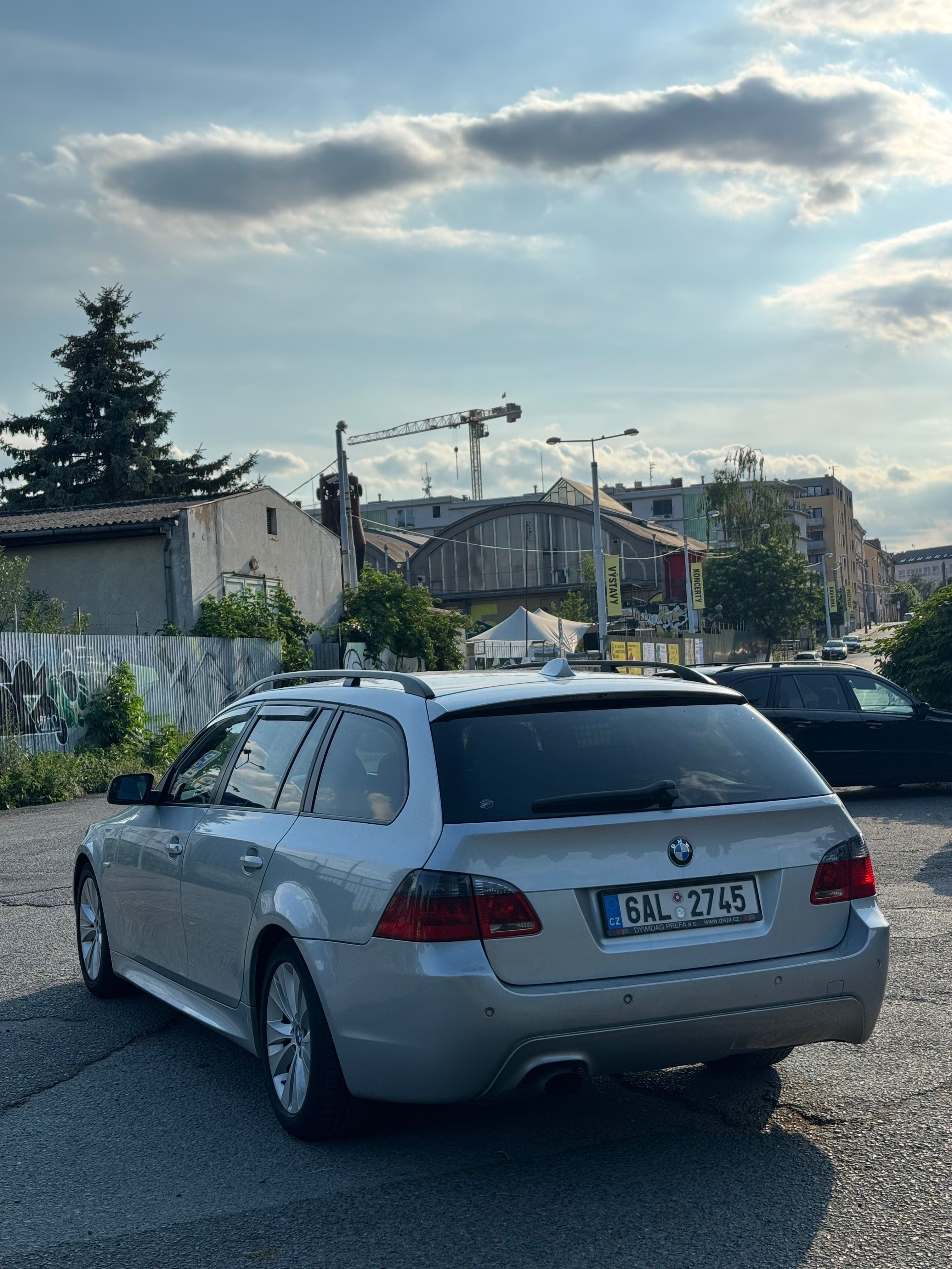 BMW Řada 5, E61 520d Mpaket manuál 6q - fotka 6