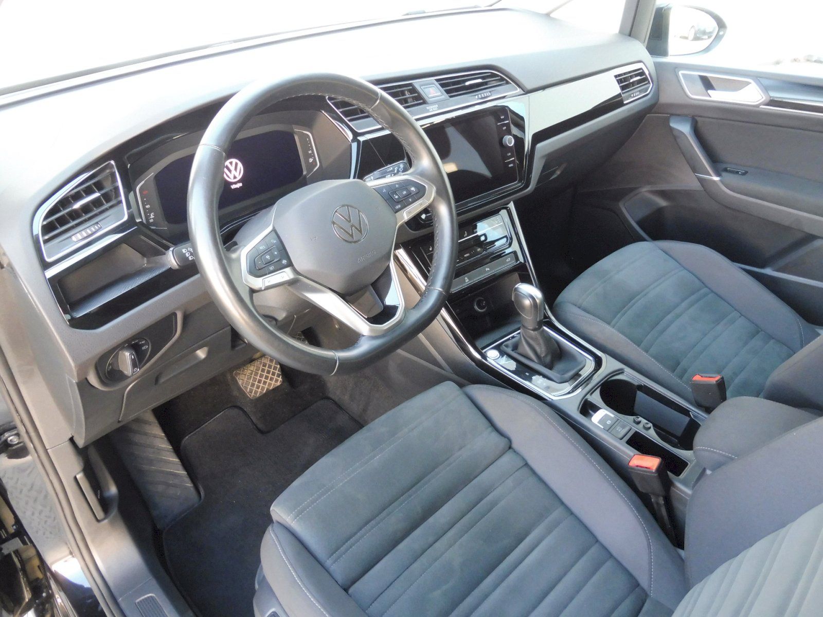 Volkswagen Touran, Highline 1,5 TSI 110kW DSG - fotka 6