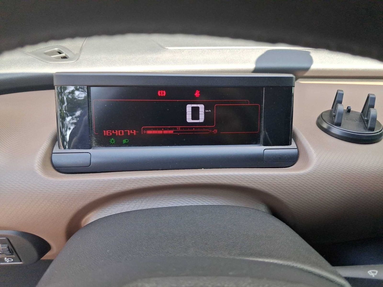Citroën C4 Cactus, 1.6 BlueHDi, ČR,1.maj - fotka 3