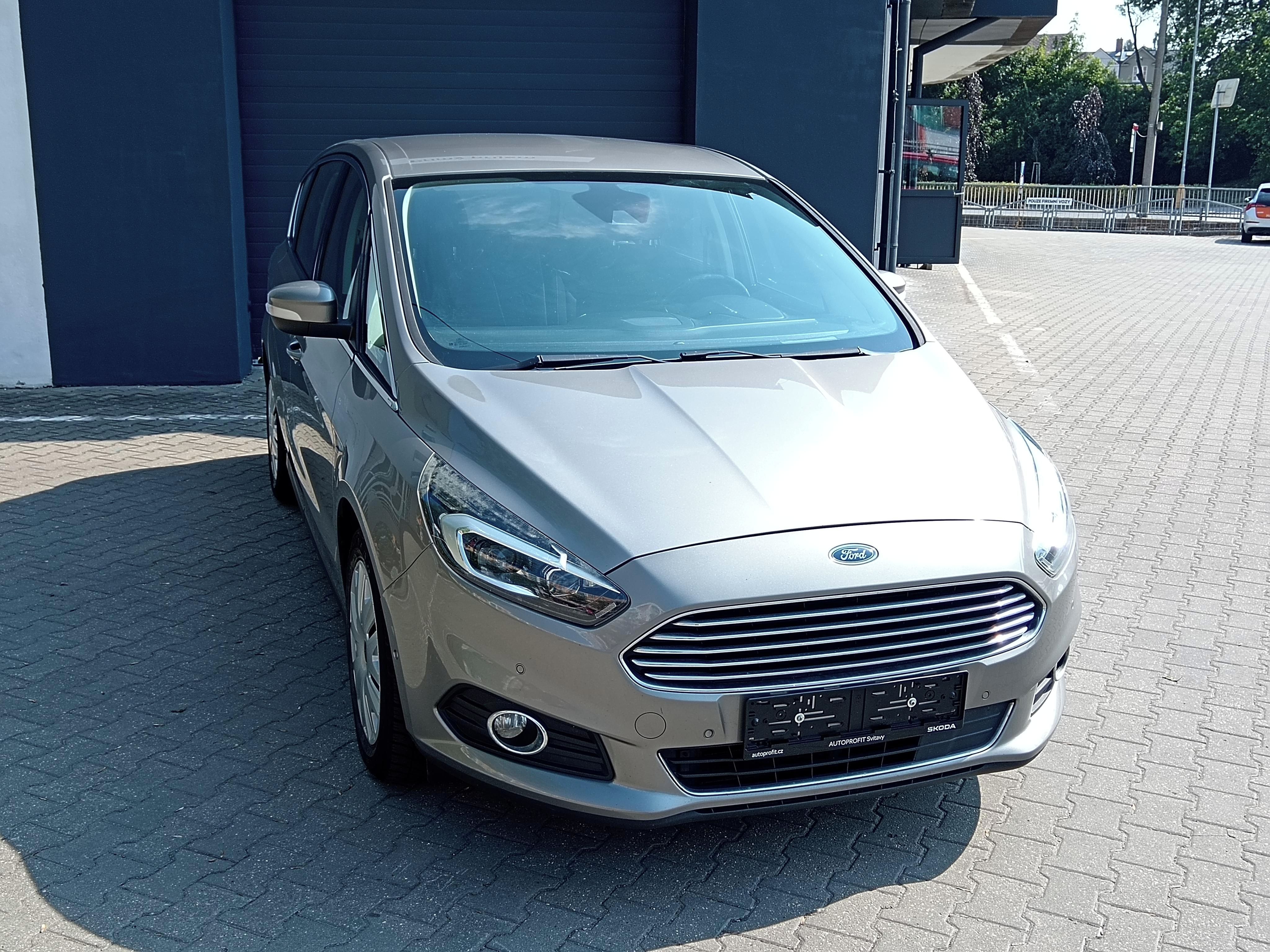 Ford S-MAX, 2,0 TDi, 7 míst - fotka 3