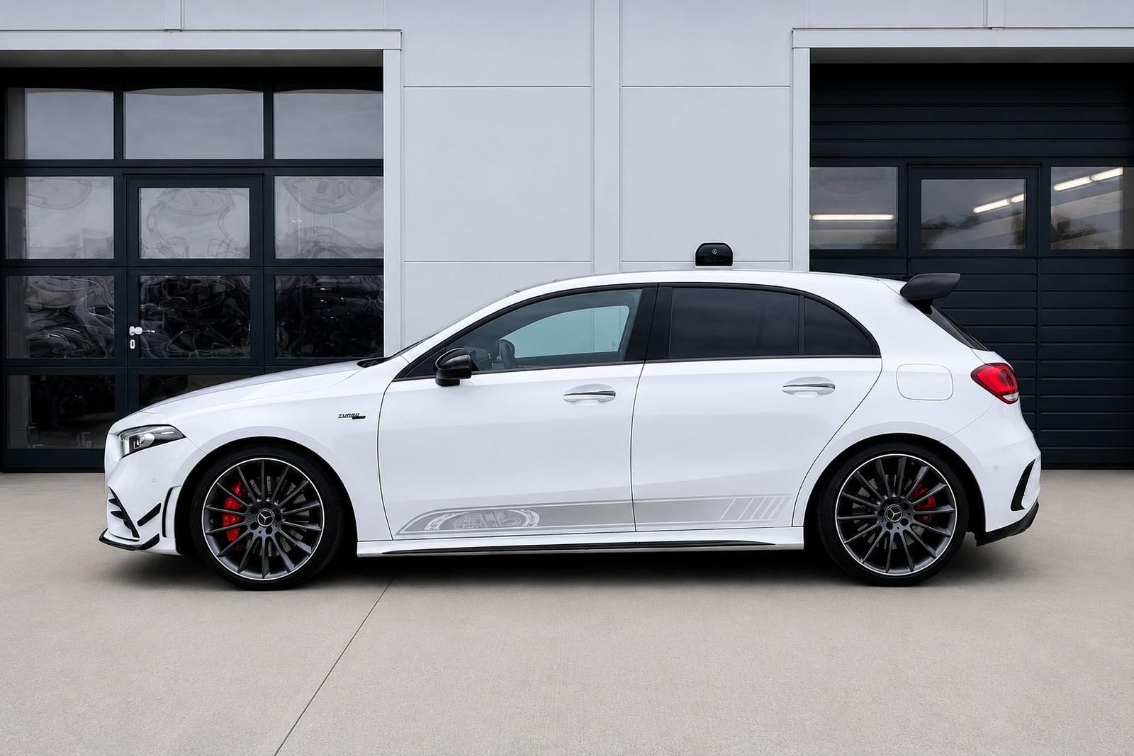 Mercedes-Benz Třídy A, 35 AMG 4M EDITION 55 - fotka 3