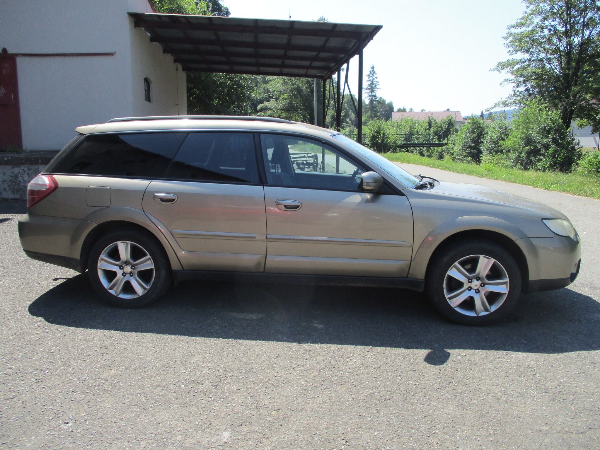 Subaru Outback, 2.0 D - 4 WD , Tažné zařízení - fotka 6