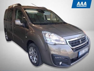 1.6 BlueHDi, 5Míst, Klima, ČR