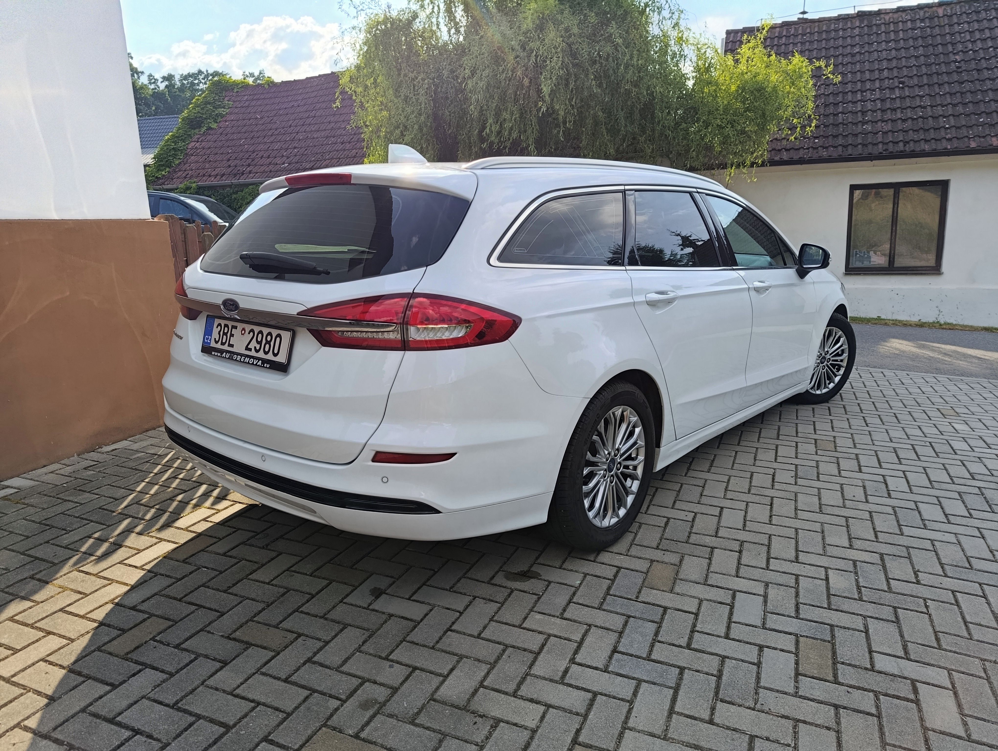 Ford Mondeo - fotka 4