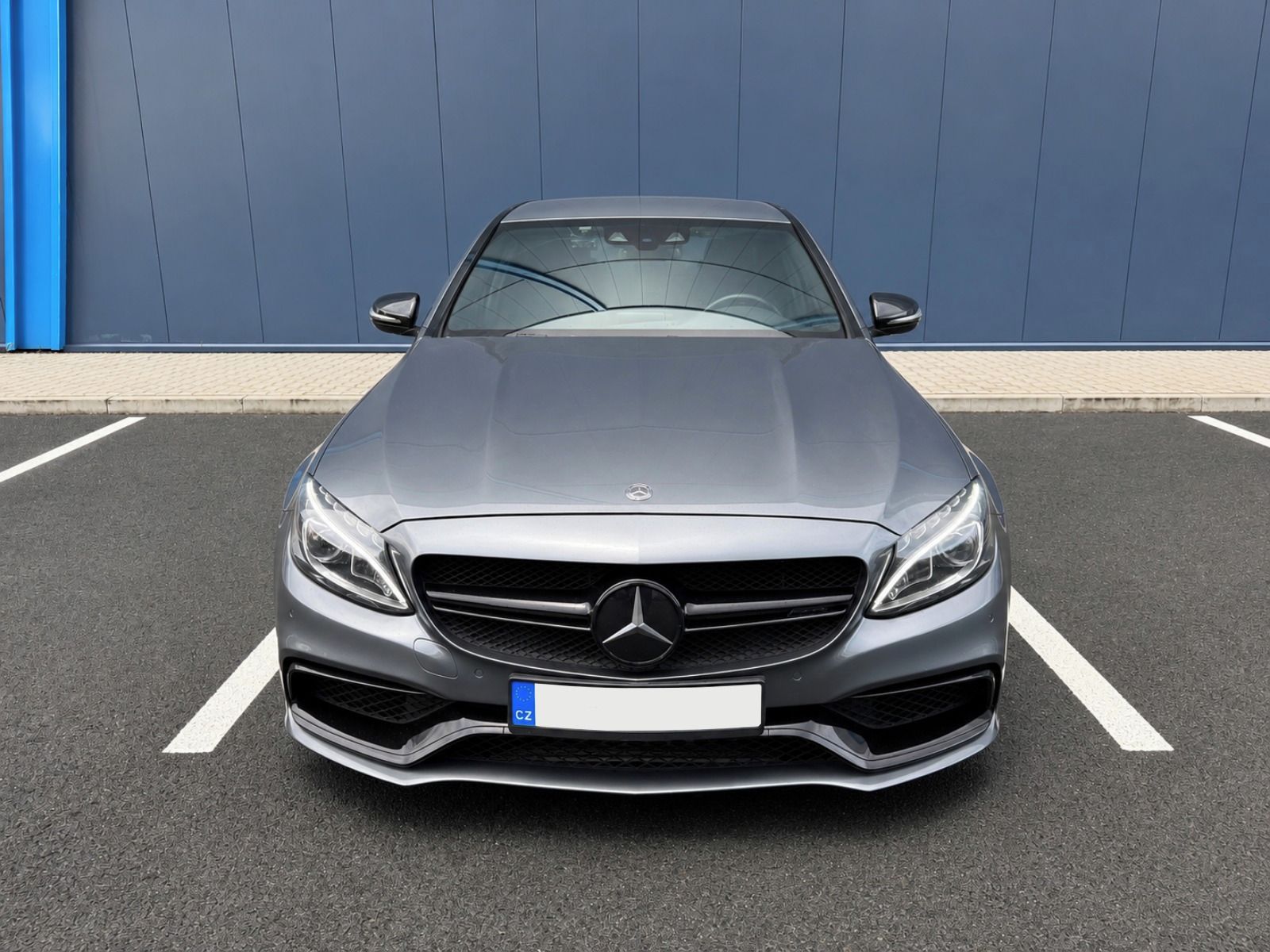 Mercedes-Benz Třídy C, amg 63 - fotka 3