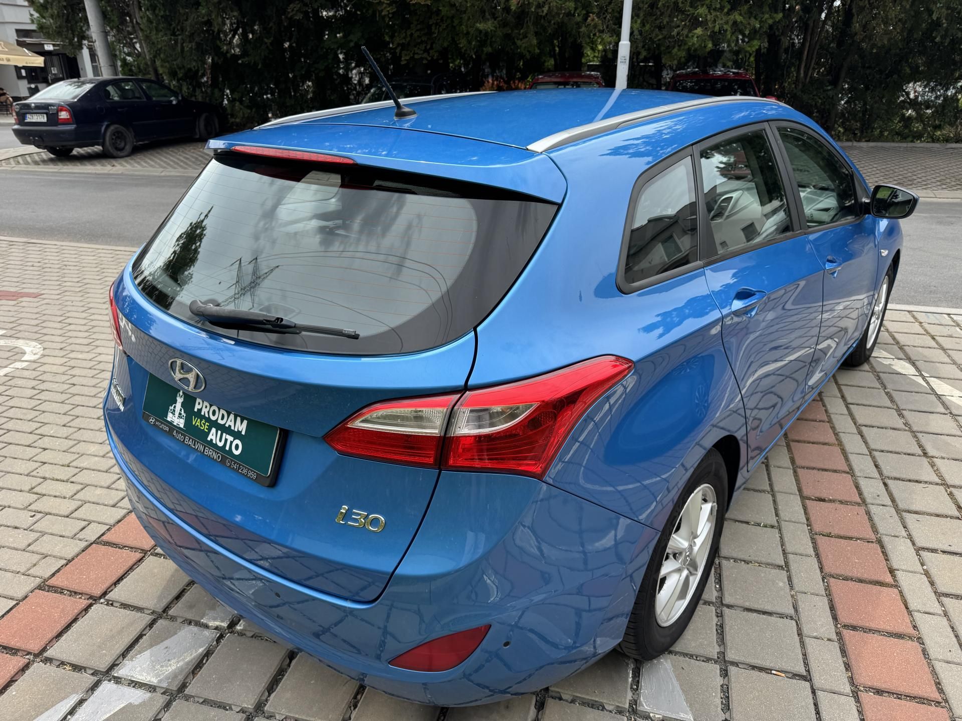 Hyundai i30, 1.6 GDi TRIKOLOR 1 majitel ČR - fotka 5