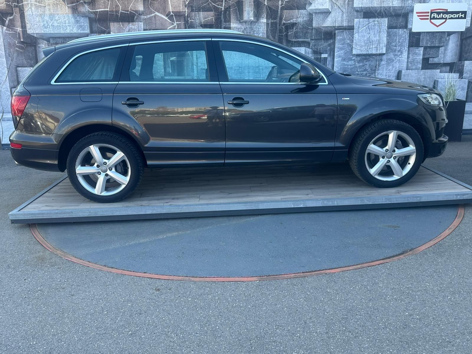 Audi Q7, 3.0TDi, 180KW, S-LINE, VZDUCH - fotka 5