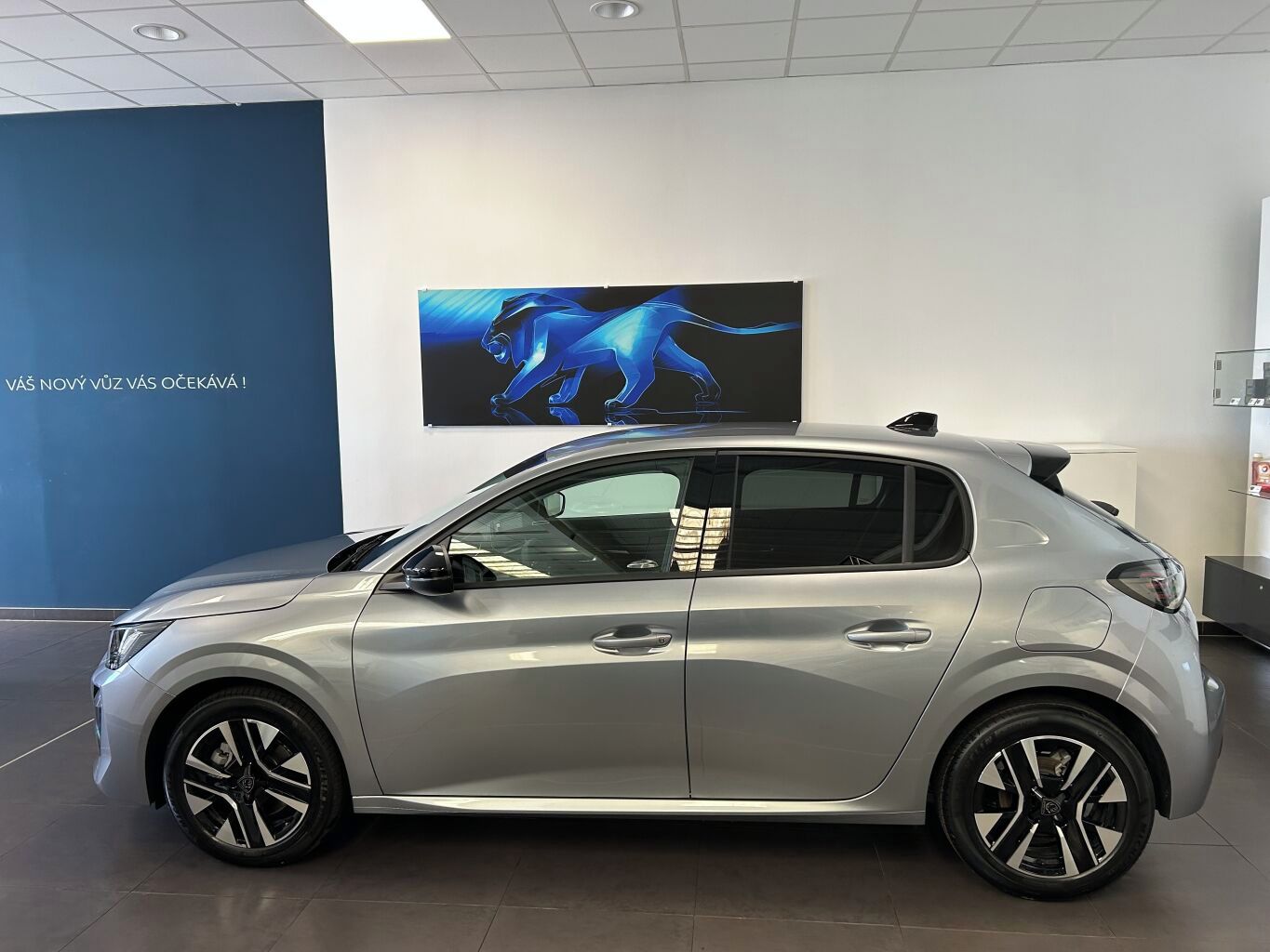 Peugeot 208, BUSINESS Hybrid 110 e-DCS6 - fotka 4