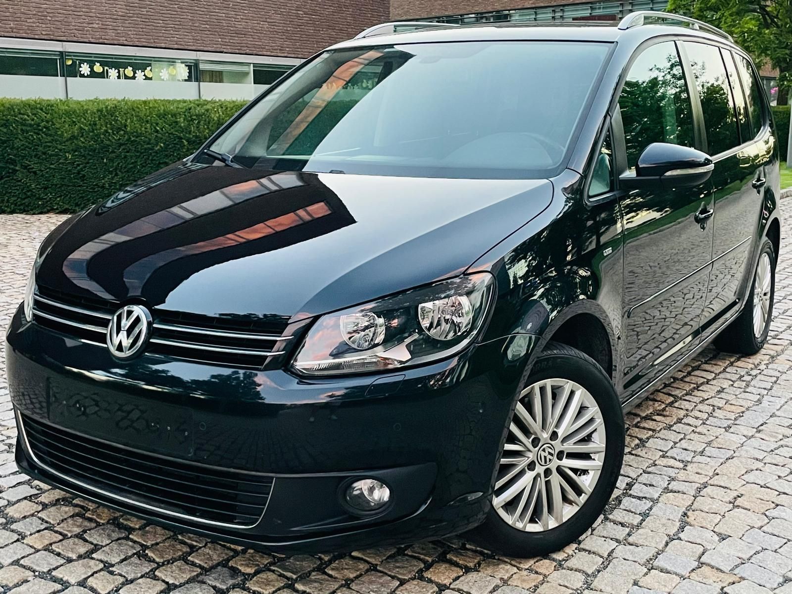 Volkswagen Touran, 2.0TDI MANUÁL SENZORY VÝHŘEV