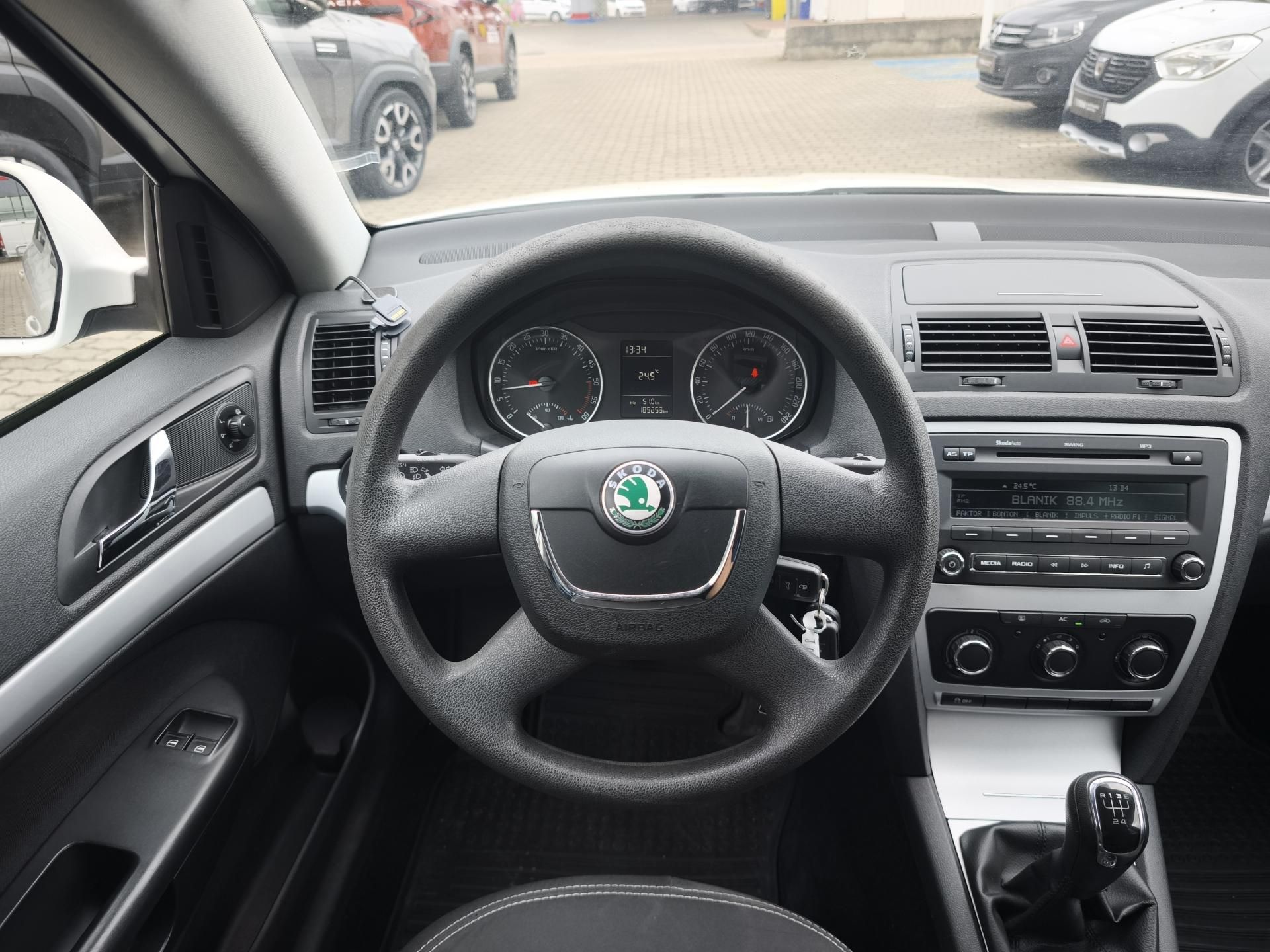 Škoda Octavia, 2011 ČR 1.6 TDI 77kW - fotka 6