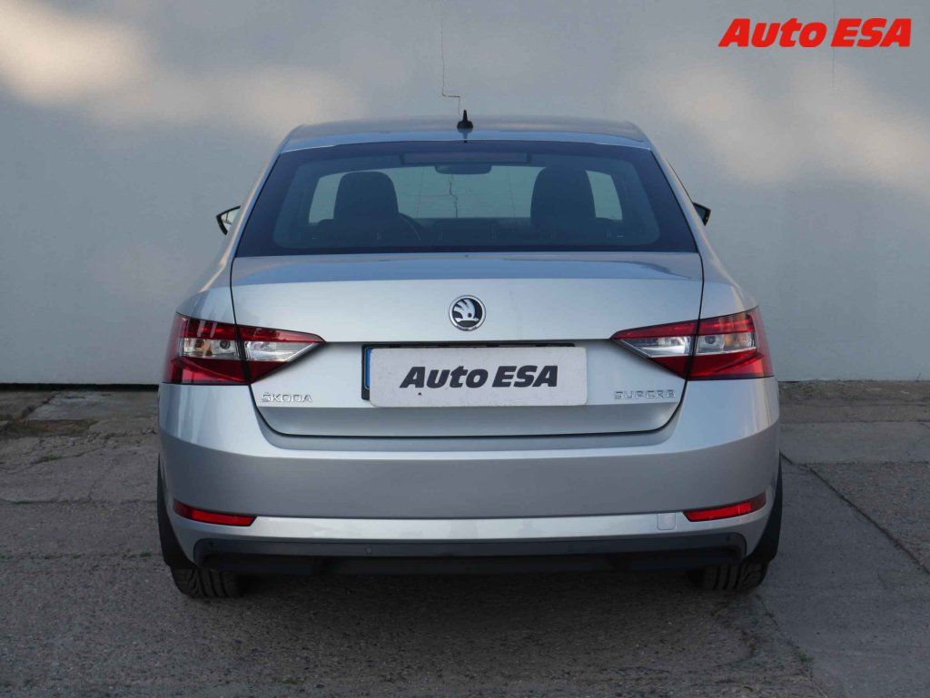 Škoda Superb, 1.4TSi,ČR - fotka 5