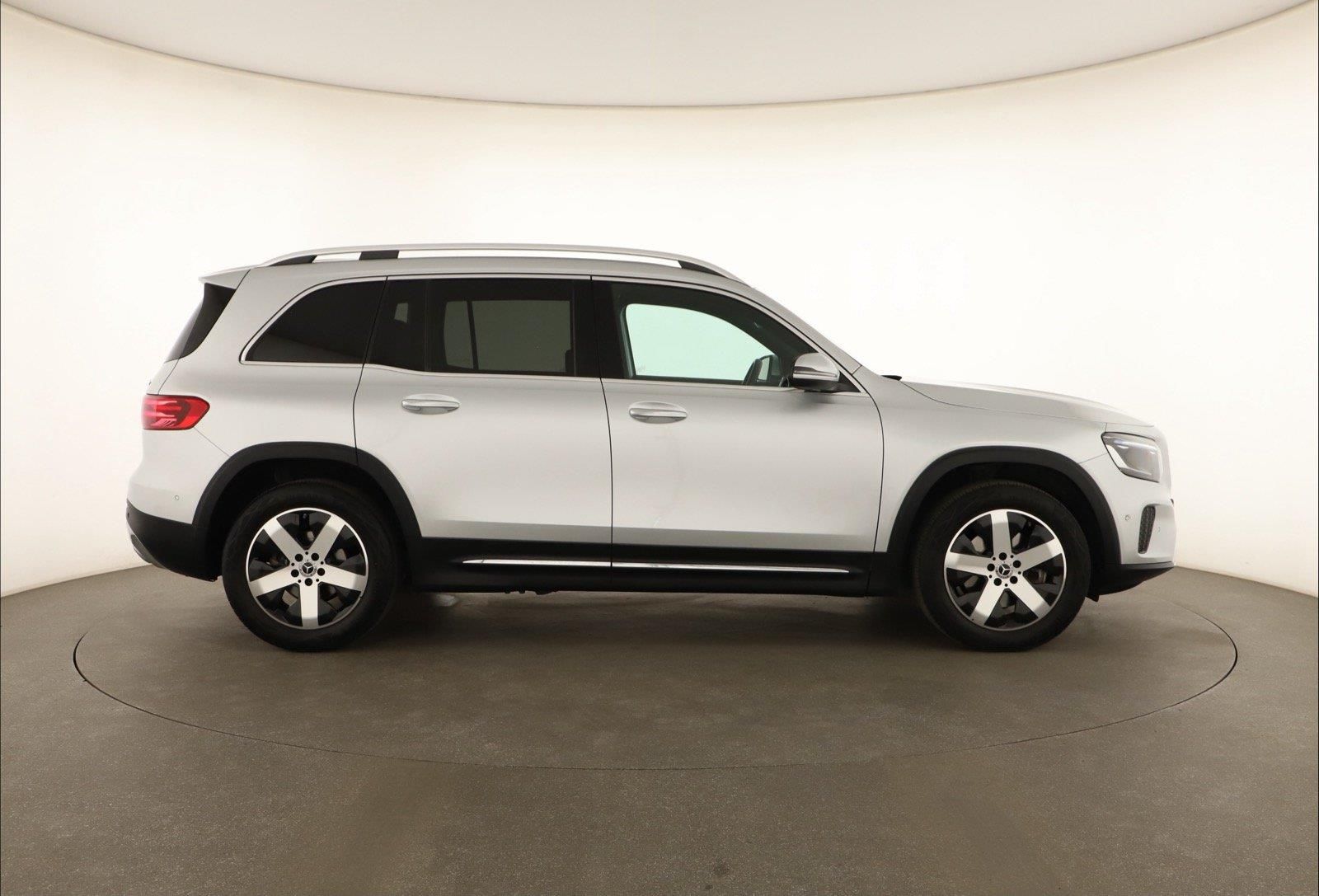 Mercedes-Benz GLB, GLB 200 d 4MATIC - fotka 6