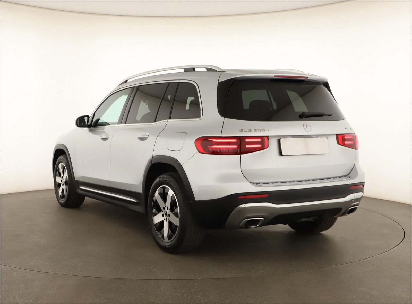 Mercedes-Benz GLB, GLB 200 d 4MATIC - fotka 4