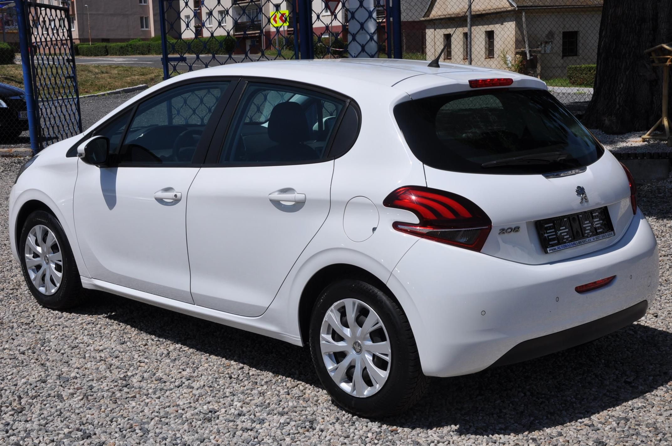 Peugeot 208, 1.2i 60kW - fotka 4
