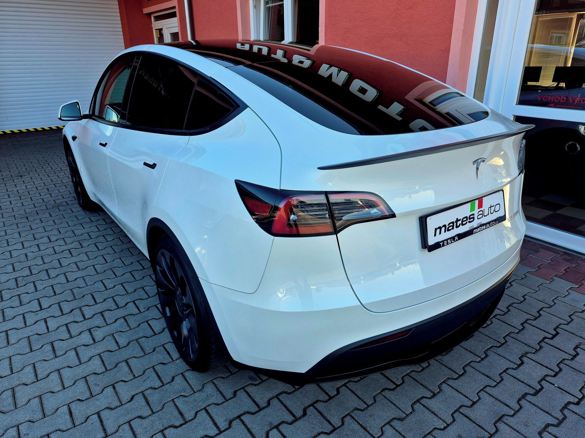 Tesla Model Y, Performance 393 kW SOH 92,5 % - fotka 3