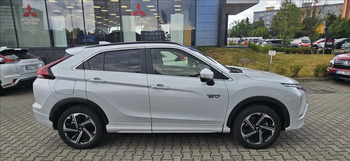 Mitsubishi Eclipse, 2,4 PHEV PLUG-in Hybrid 4x4  I - fotka 3