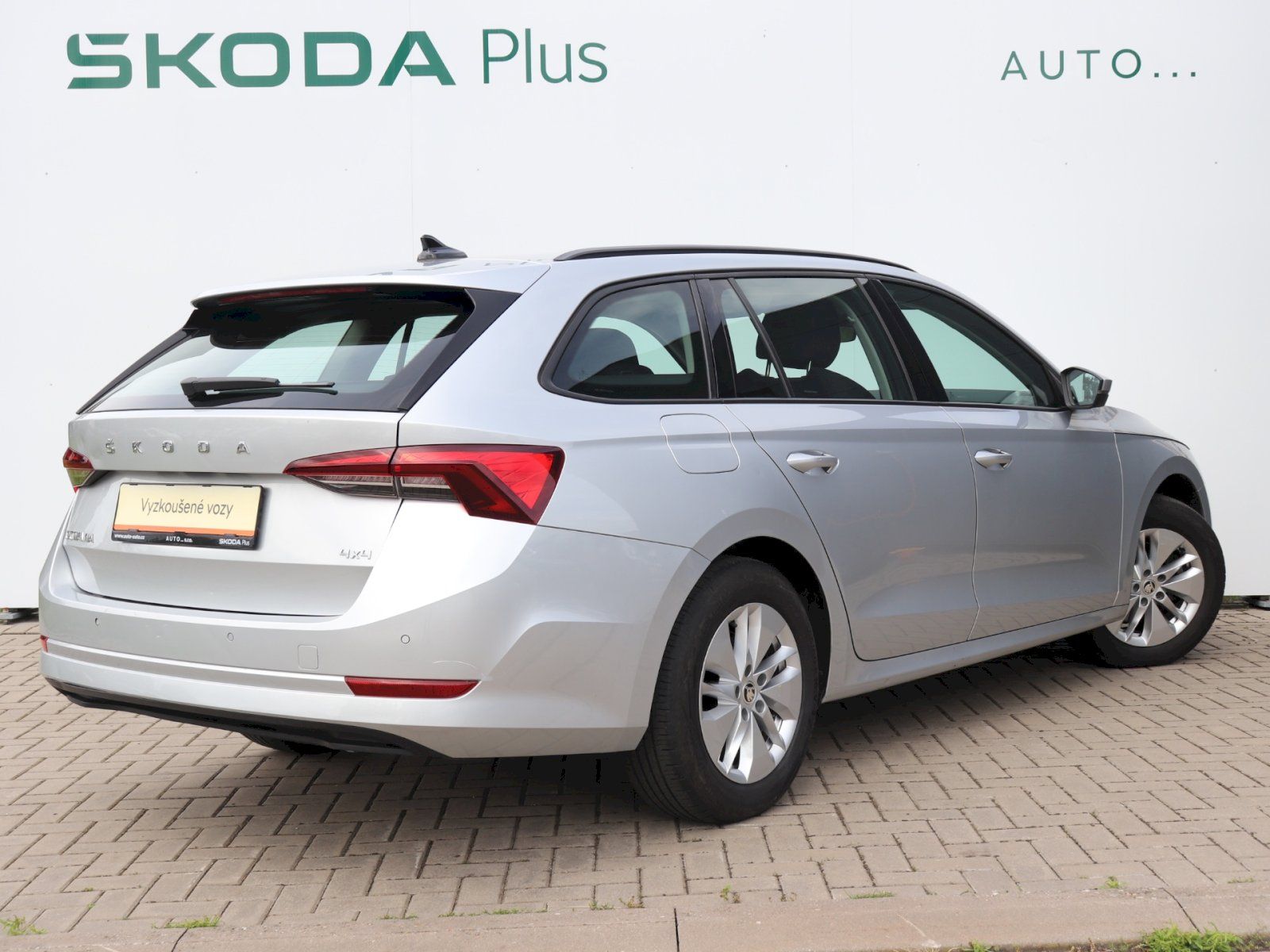 Škoda Octavia, Octavia Combi Ambition 2.0 TDI - fotka 2