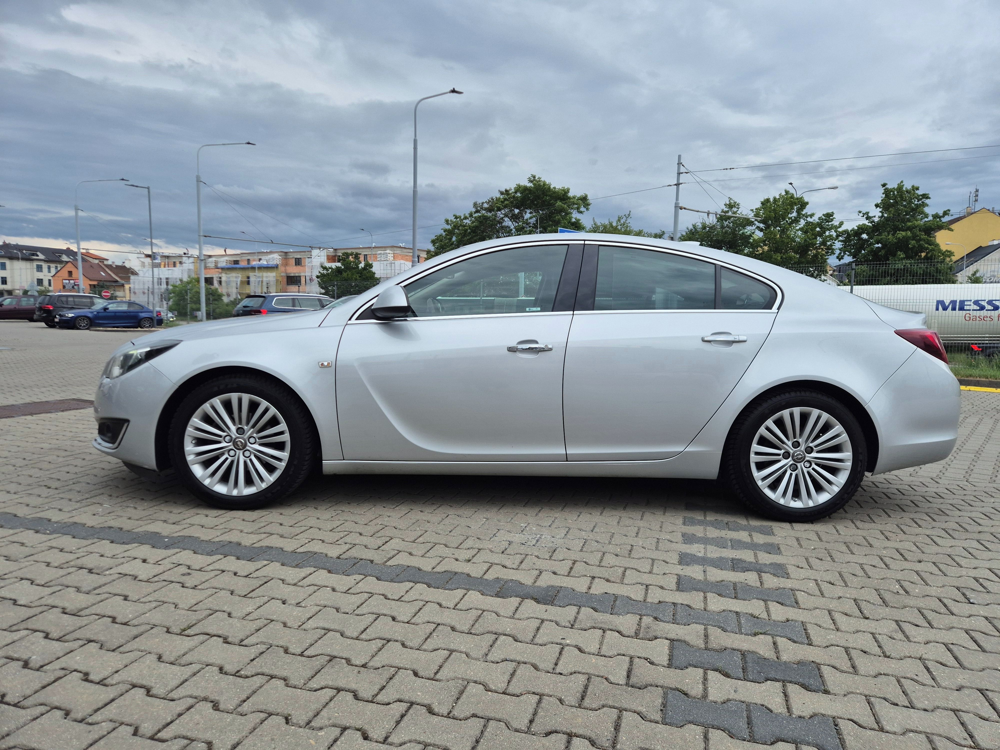 Opel Insignia, 2.0CDTi125kw,serviska,bezklíč - fotka 5