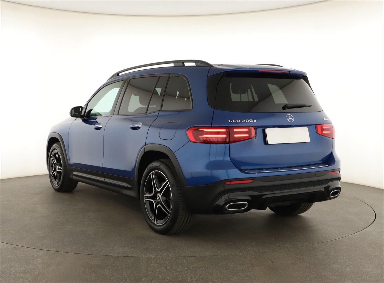 Mercedes-Benz GLB, GLB 200 d 4MATIC, AMG line - fotka 4