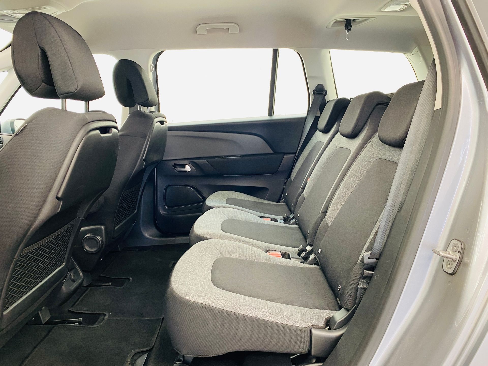 Citroën Grand C4 Picasso, 1.6 HDi 88kW 1.Majitel - fotka 6