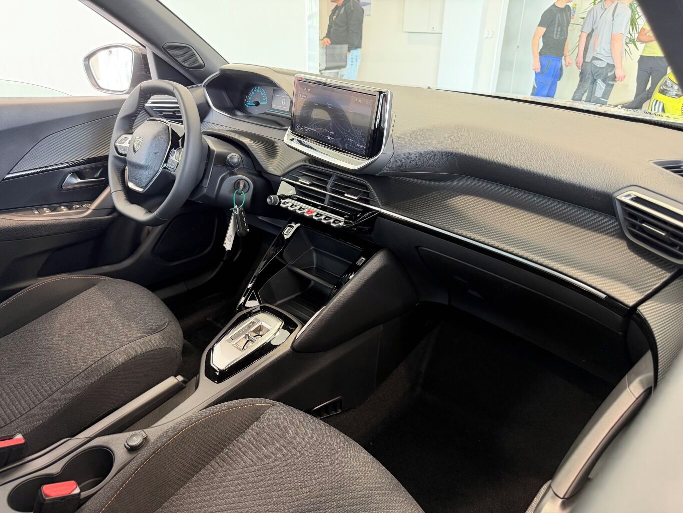 Peugeot 2008, BUSINESS Hybrid 110 e-DCS6 - fotka 6