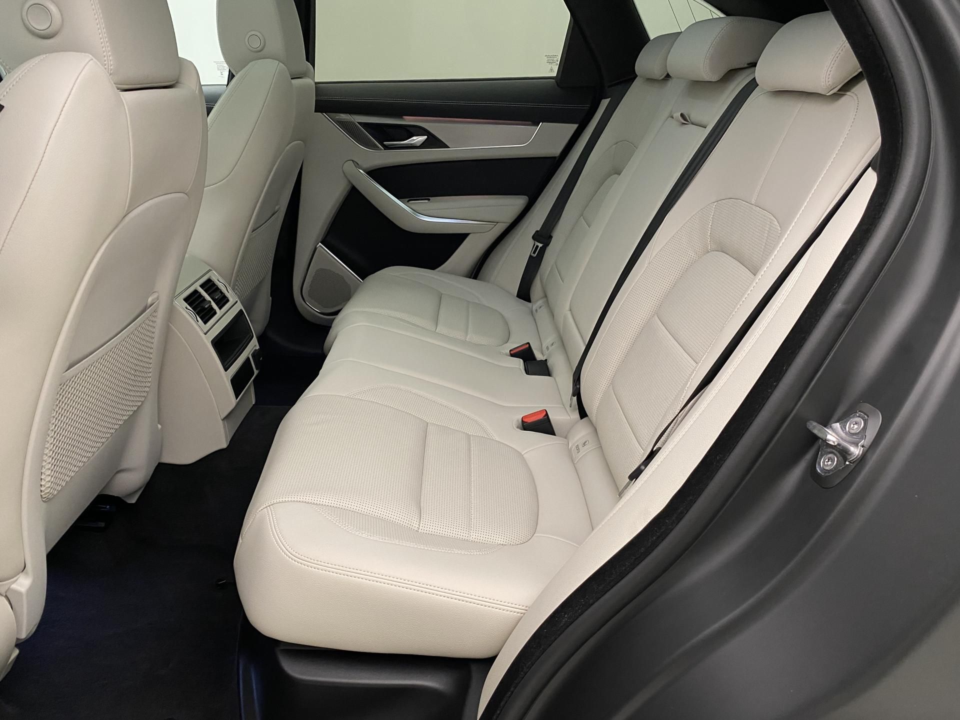 Jaguar F-Pace, P250 SE R-DYNAMIC AWD AUT - fotka 5
