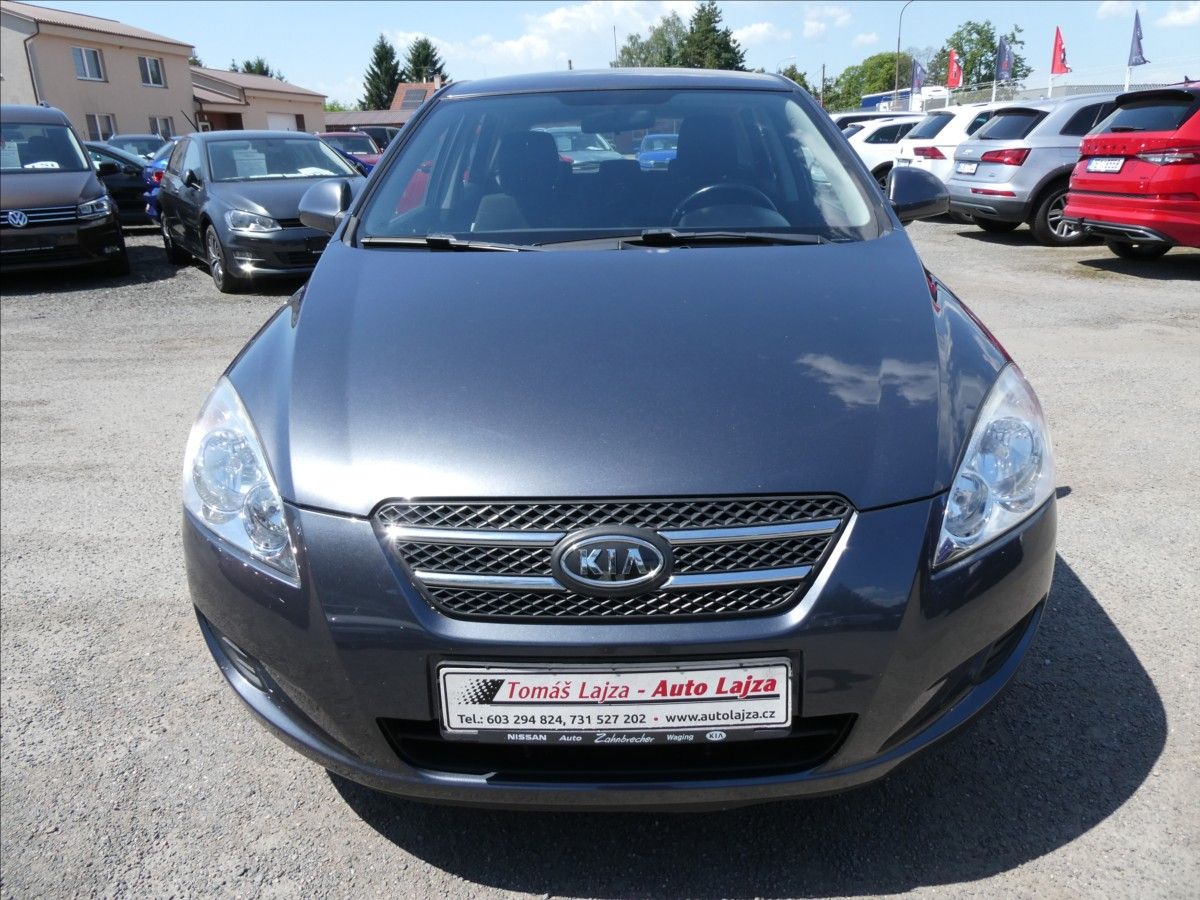 Kia Cee´d, 1,4 i 80kW klima, 1.majitel - fotka 2