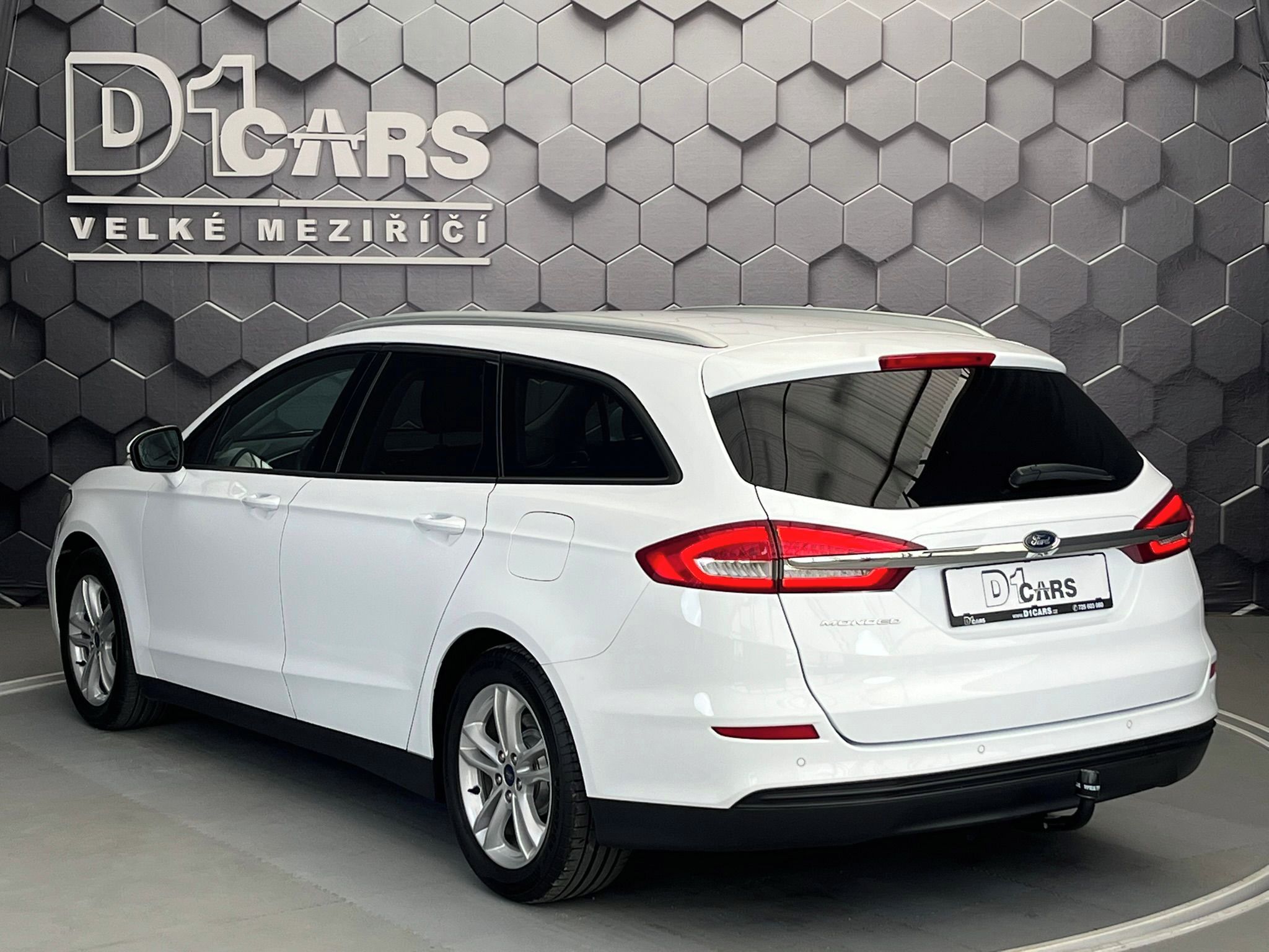 Ford Mondeo, 110 kW, MANUÁL, TAŽNÉ - fotka 2