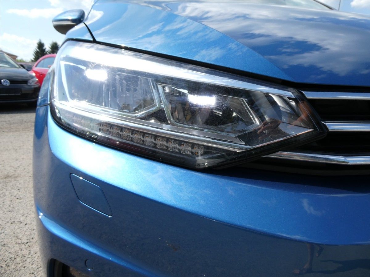 Volkswagen Touran, 1,4 TSi 110kW DSG,LED,serviska - fotka 5
