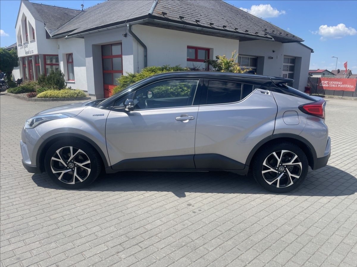 Toyota C-HR, 1,8 i 73kw Hybrid CVT - fotka 2