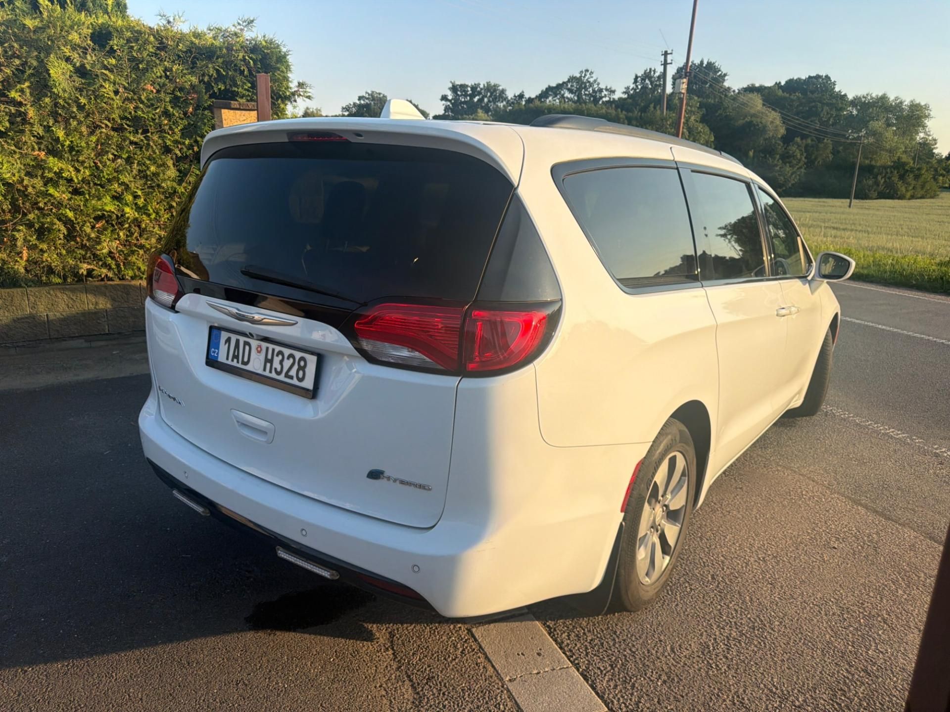 Chrysler Pacifica, 3,6 L DVD Hybrid Plug In 2018 - fotka 4