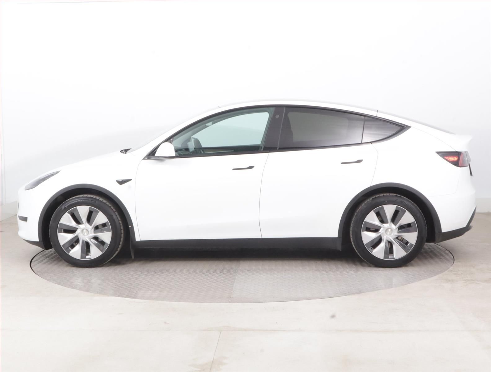Tesla Model Y, RWD LFP 60kWh, SoH 97% - fotka 3