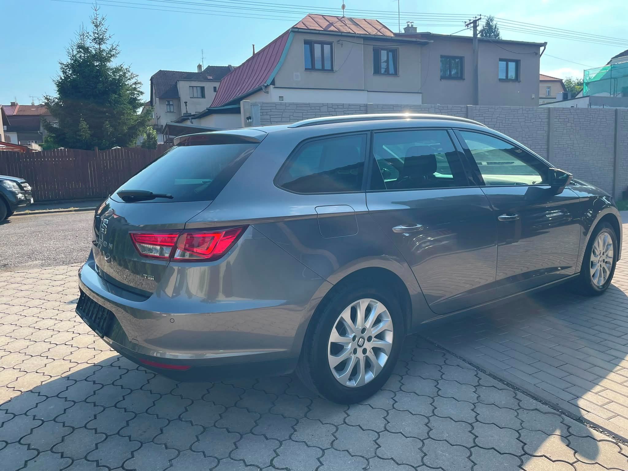 Seat Leon, Kombi 1,4 TSI - fotka 5