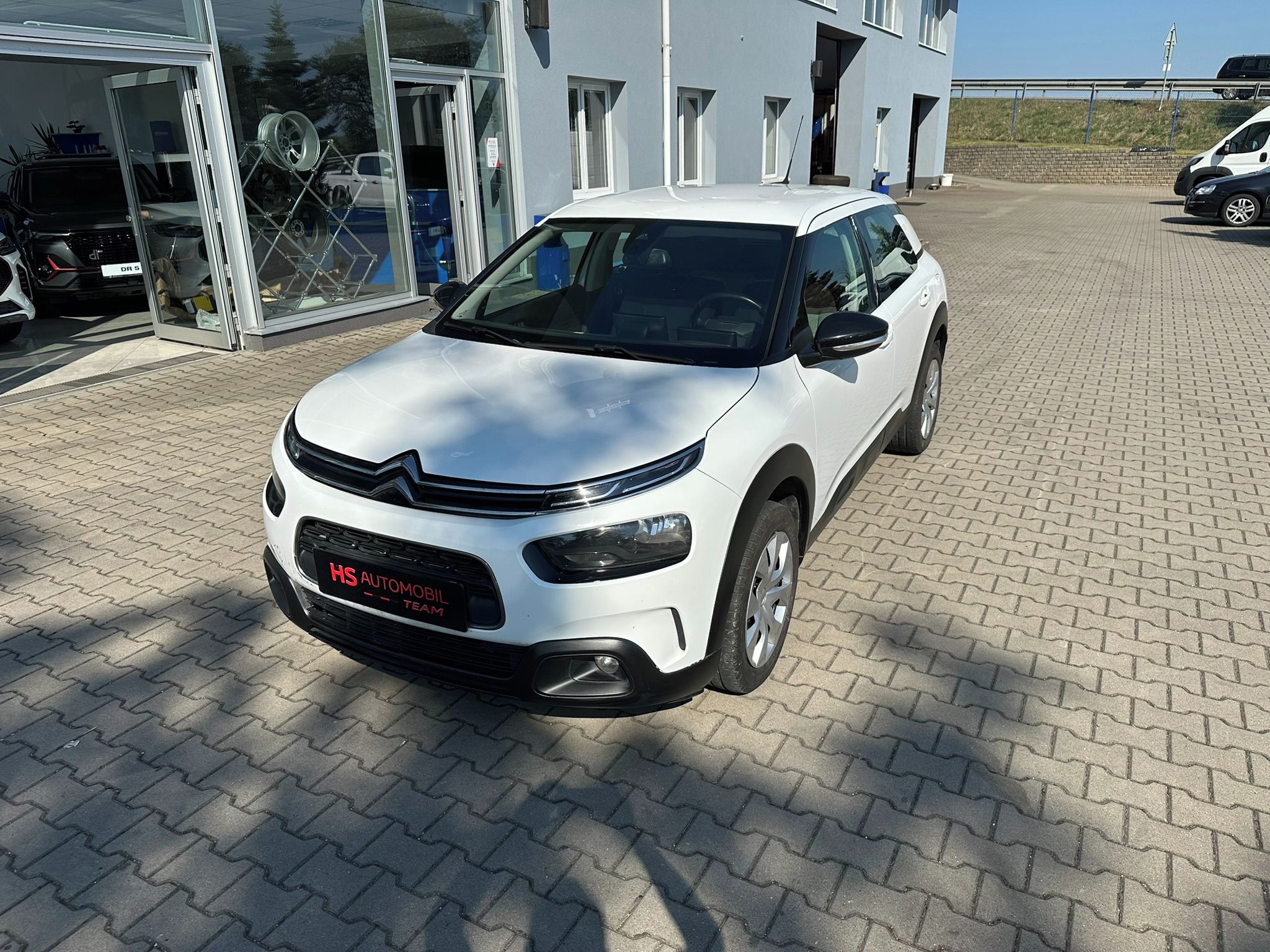 Citroën C4 Cactus, 1,2i 81kW - fotka 2