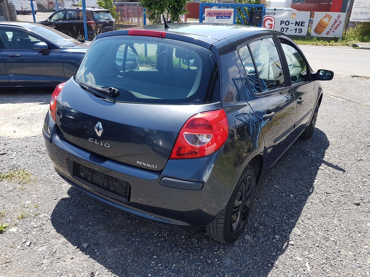Renault Clio, 1.2i 55KW KLIMA - fotka 6