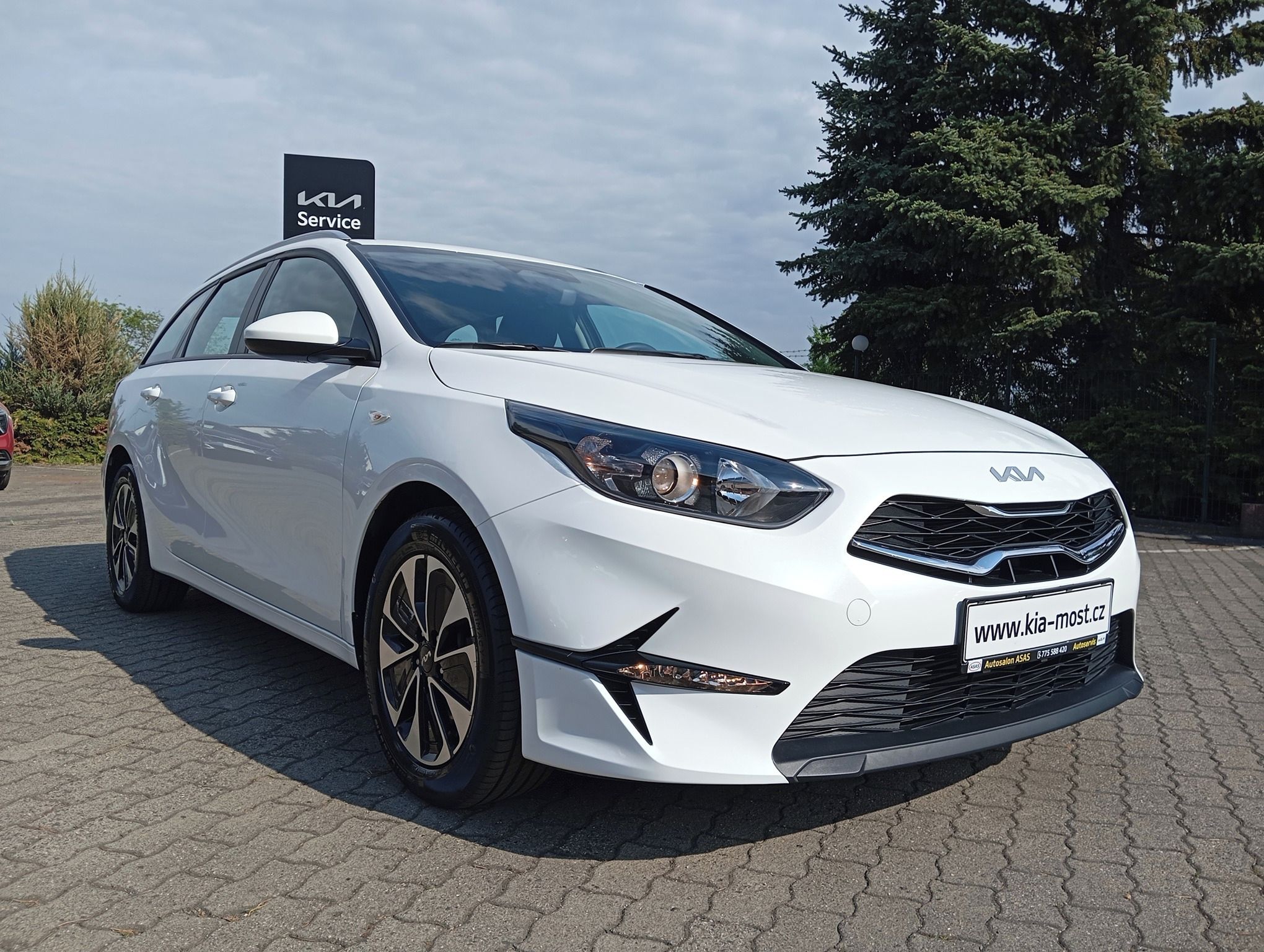 Kia Cee´d SW, 1.5 T-GDi SPIN 2025 SLEVA - fotka 2