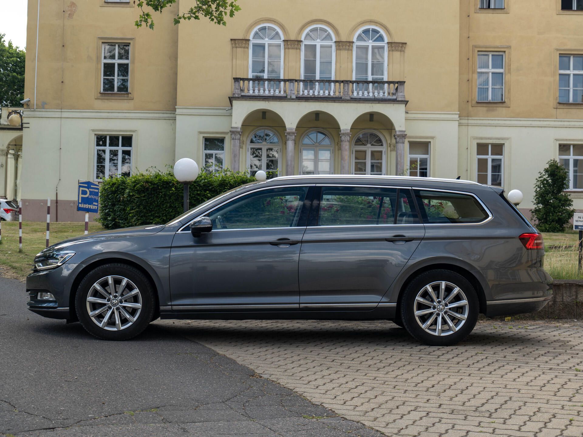 Volkswagen Passat, 1.8 TSI 132kW DSG Matrix Kessy - fotka 4