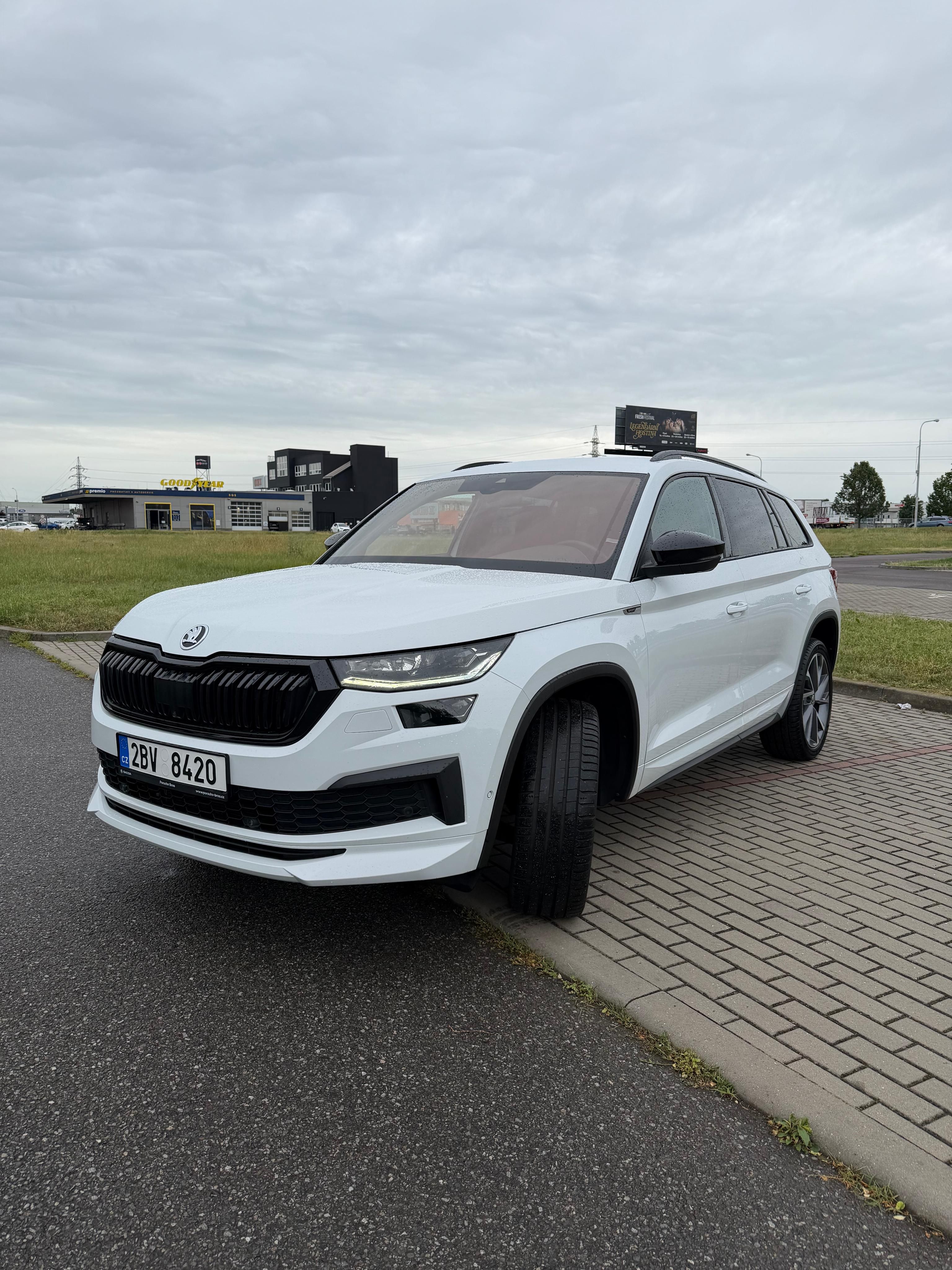Škoda Kodiaq, 2.0tdi Sportline 4x4 - fotka 3