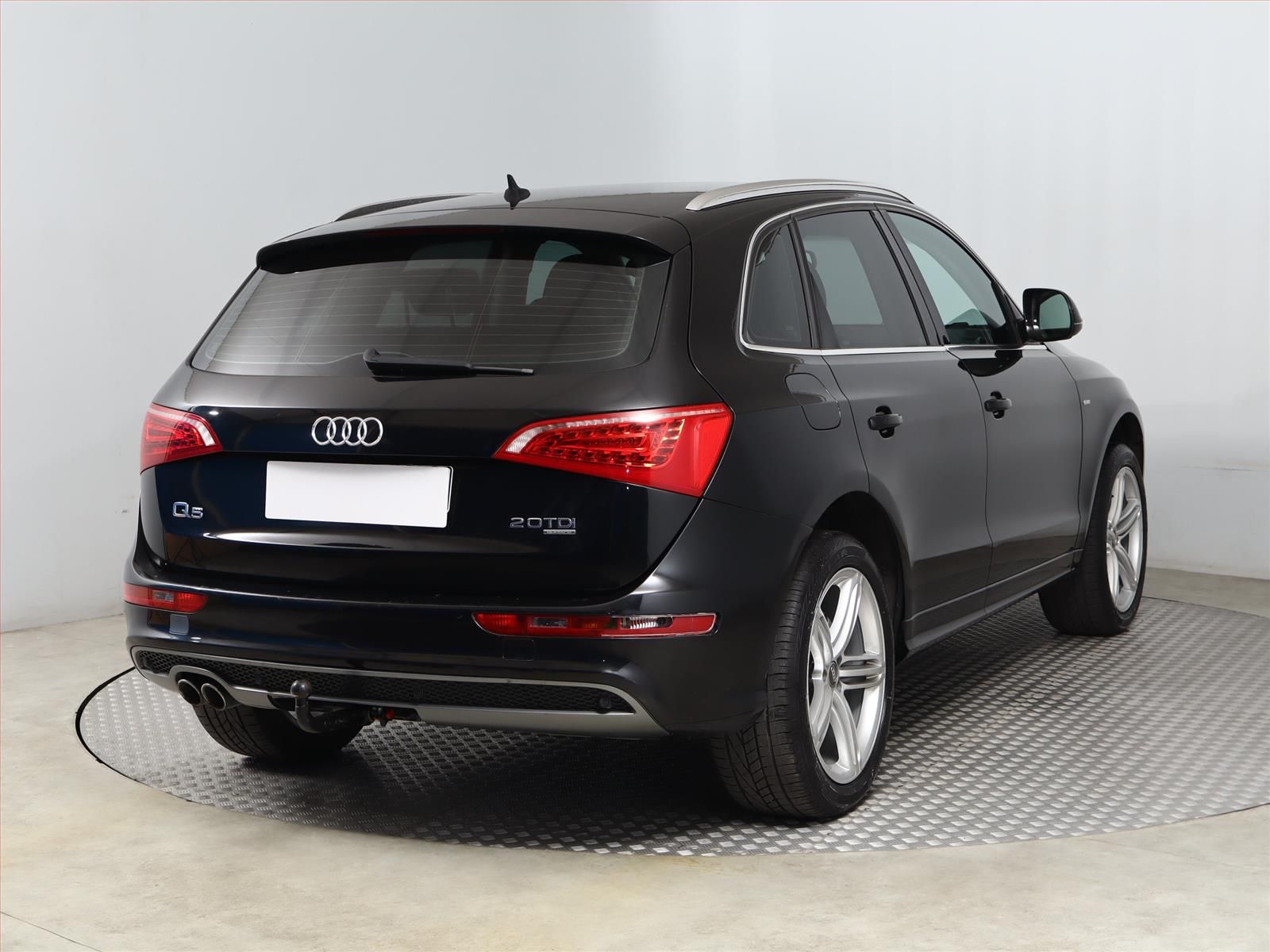 Audi Q5, 2.0 TDI, 4X4, Serv.kniha - fotka 5