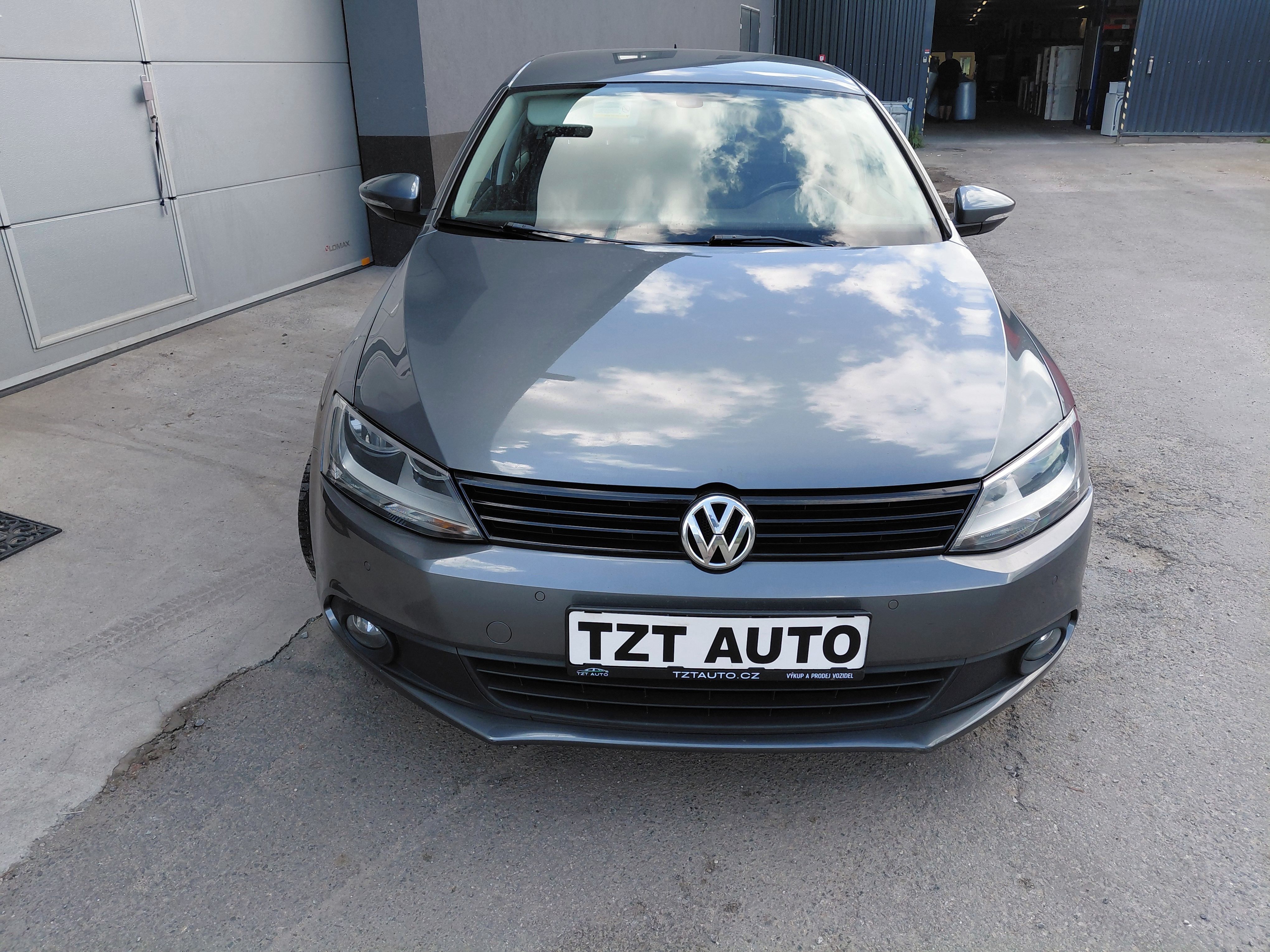 Volkswagen Jetta, 1.2 TSi 77kW, VÝBAVA, PĚKNÁ - fotka 5