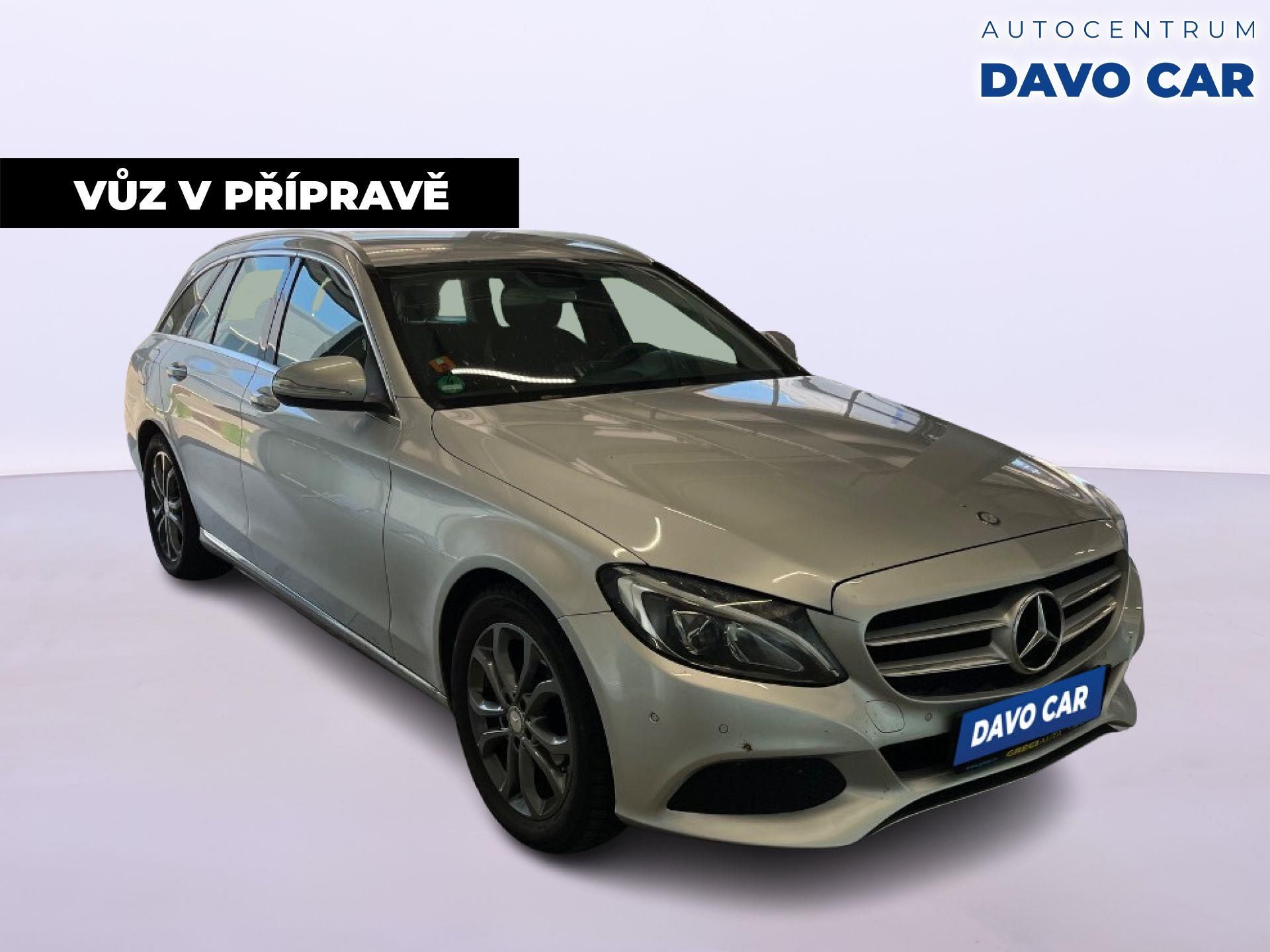 Mercedes-Benz Třídy C, 2,1 220d 125kW Aut. LED - fotka 2