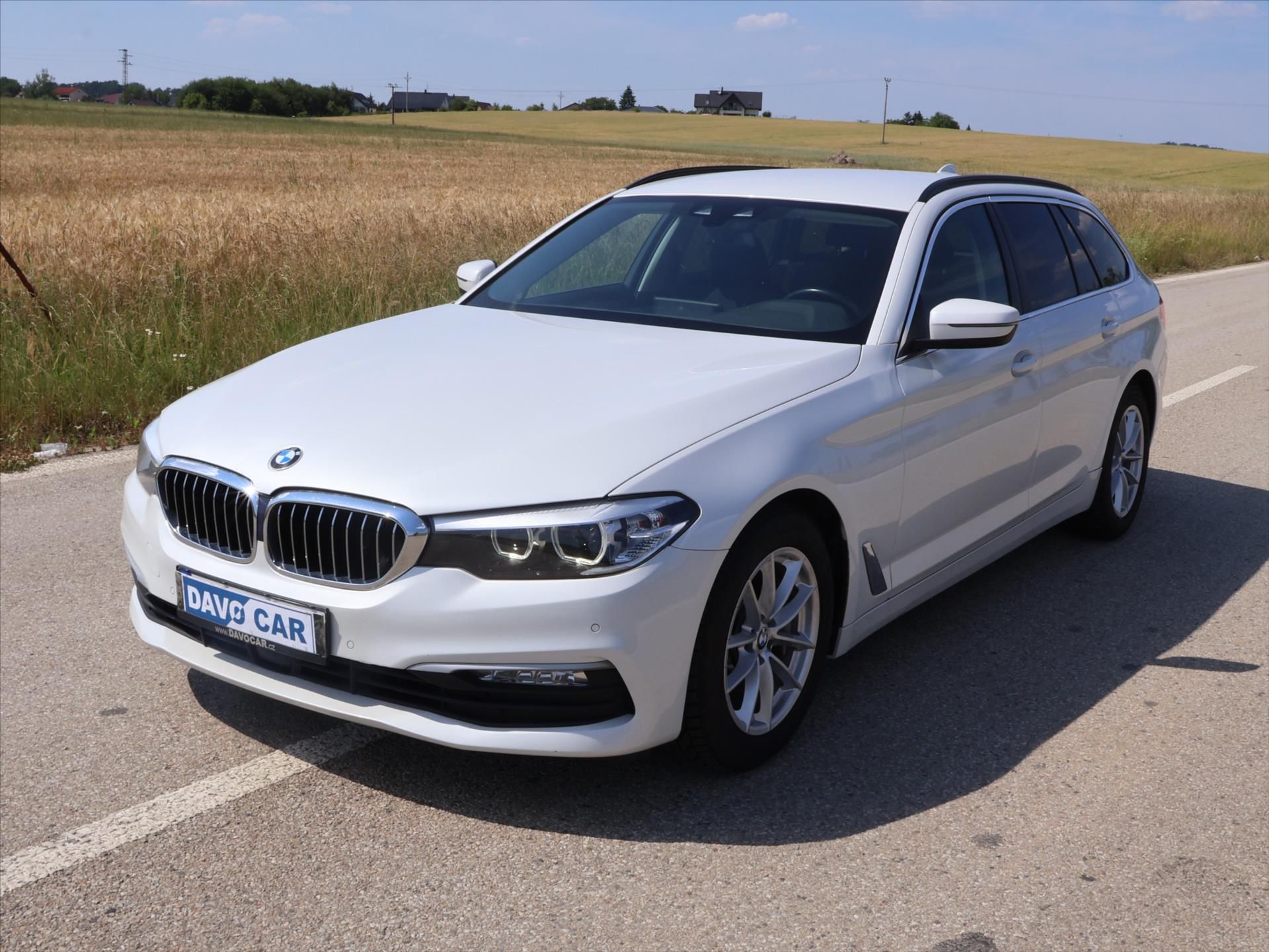 BMW Řada 5, 2,0 525d 170kW Aut. Navi LED - fotka 3