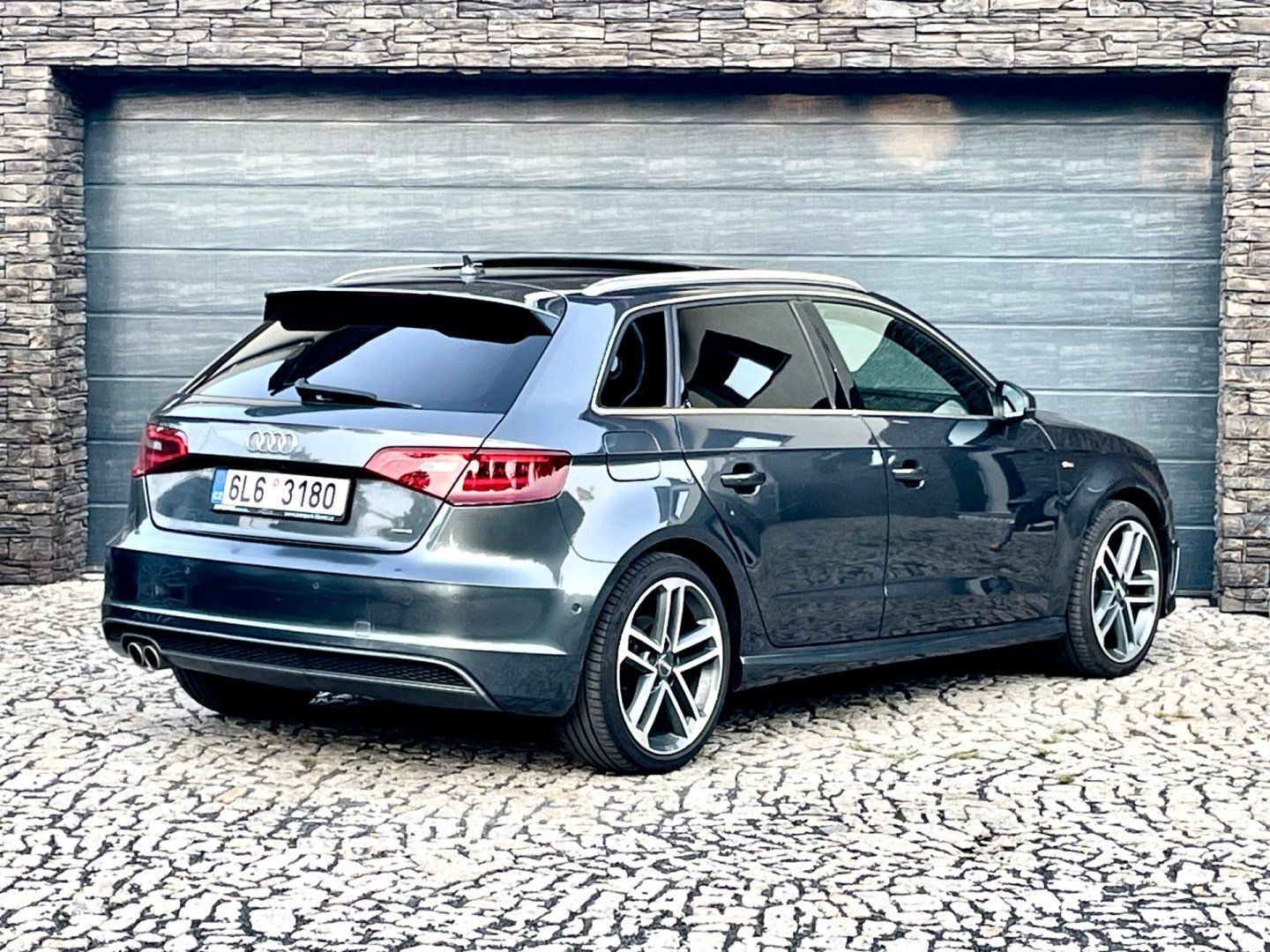 Audi A3, 2.0 TDi 4x4 S-line DSG B&O - fotka 6