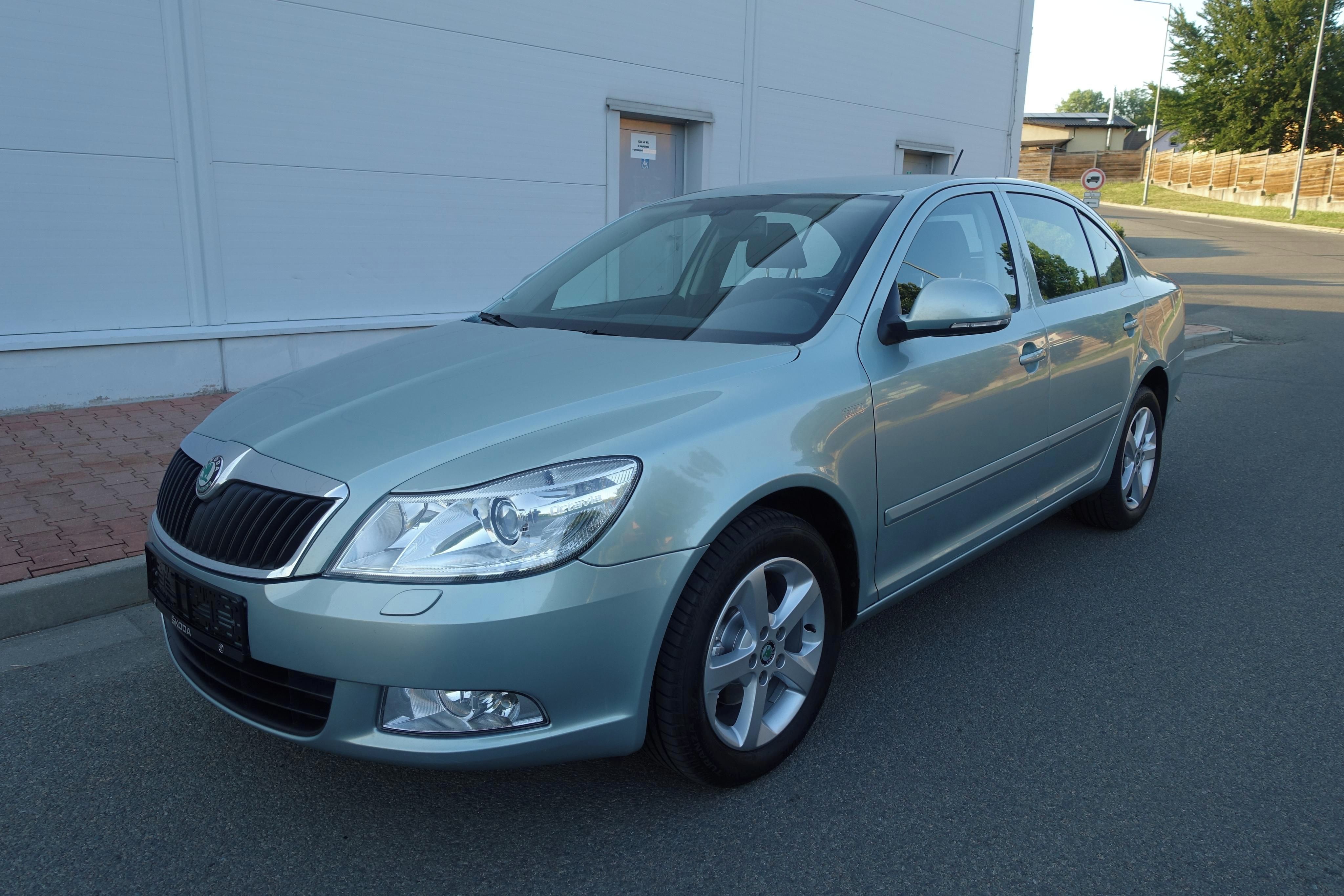 Škoda Octavia, 1.2 TSi garáž,výjmečný stav ! - fotka 2