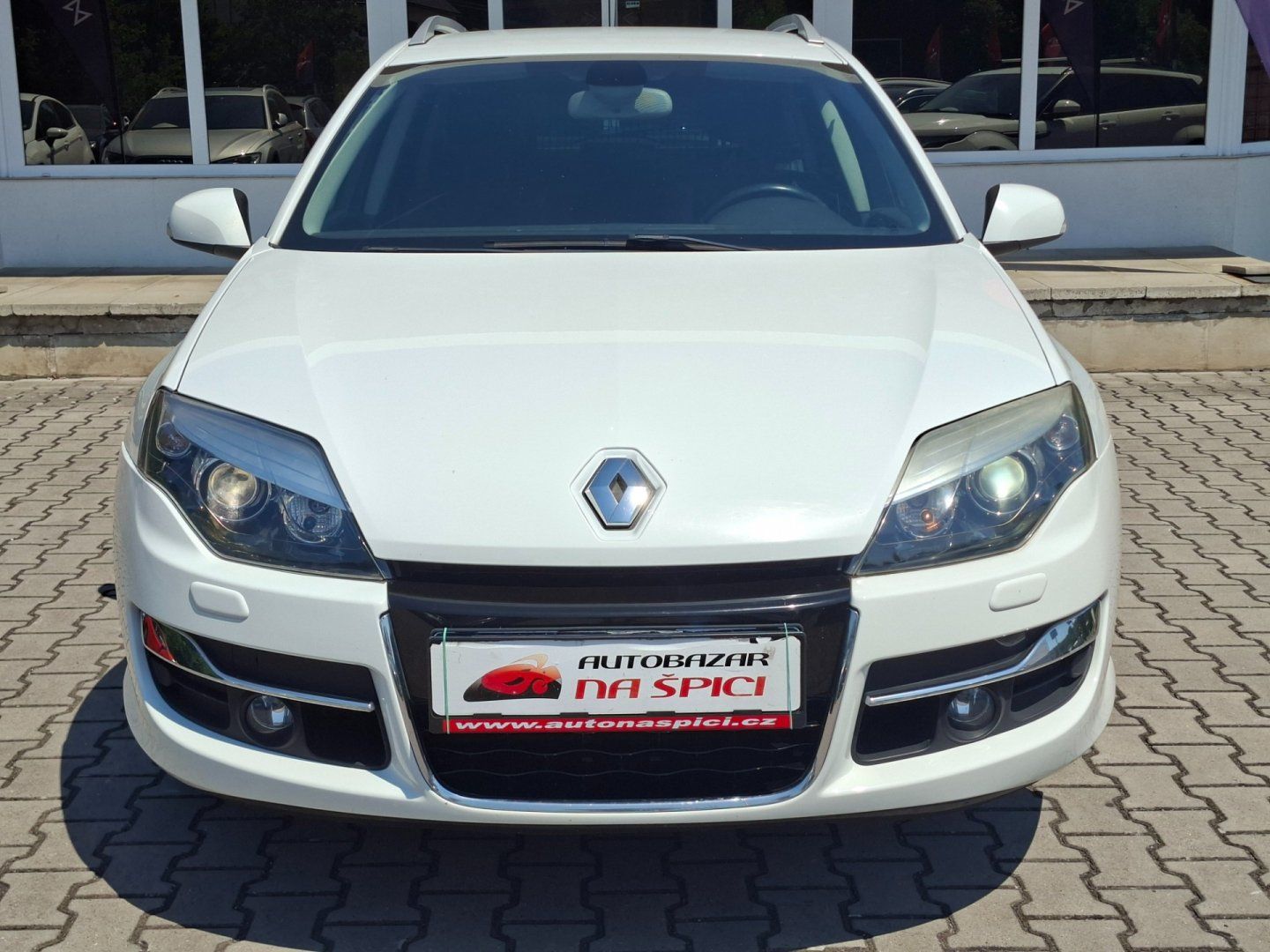 Renault Laguna, 2.0dCi 110kW BLACK EDITION - fotka 3
