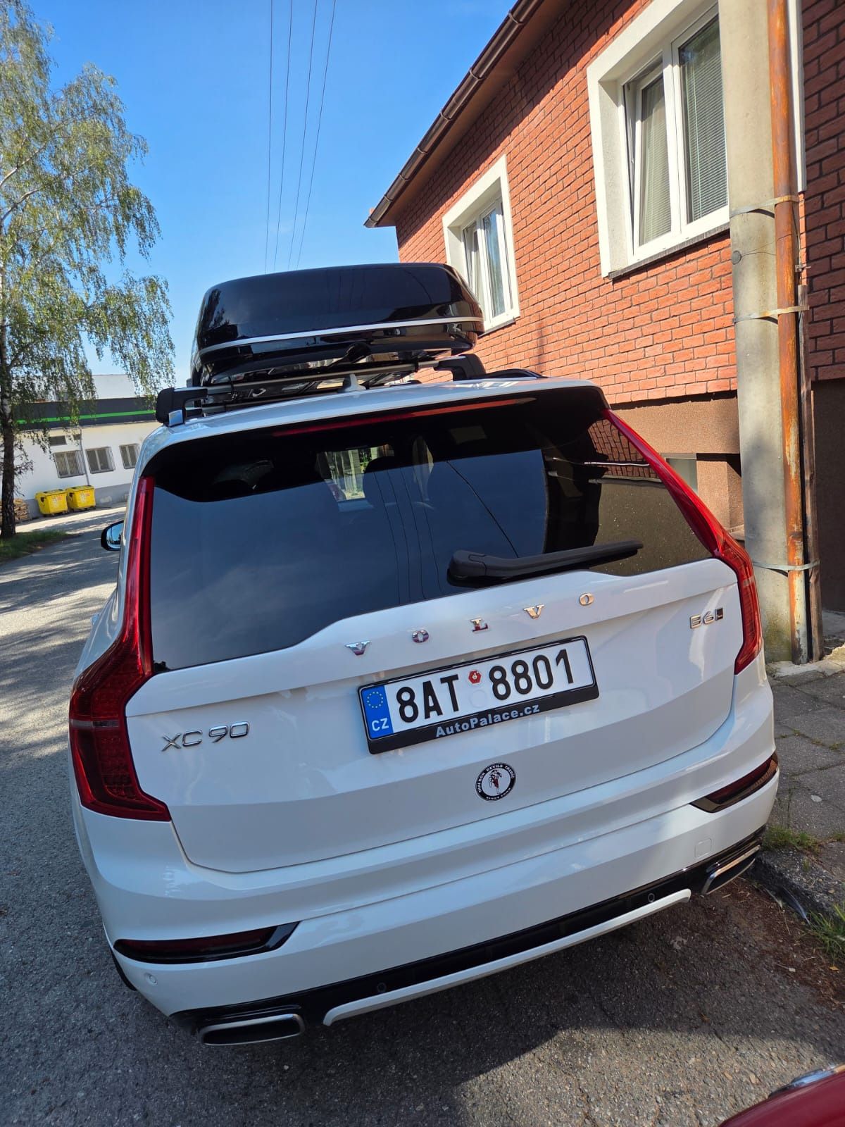 Volvo XC90, 2L benzin B6 AWD R-Design - fotka 2