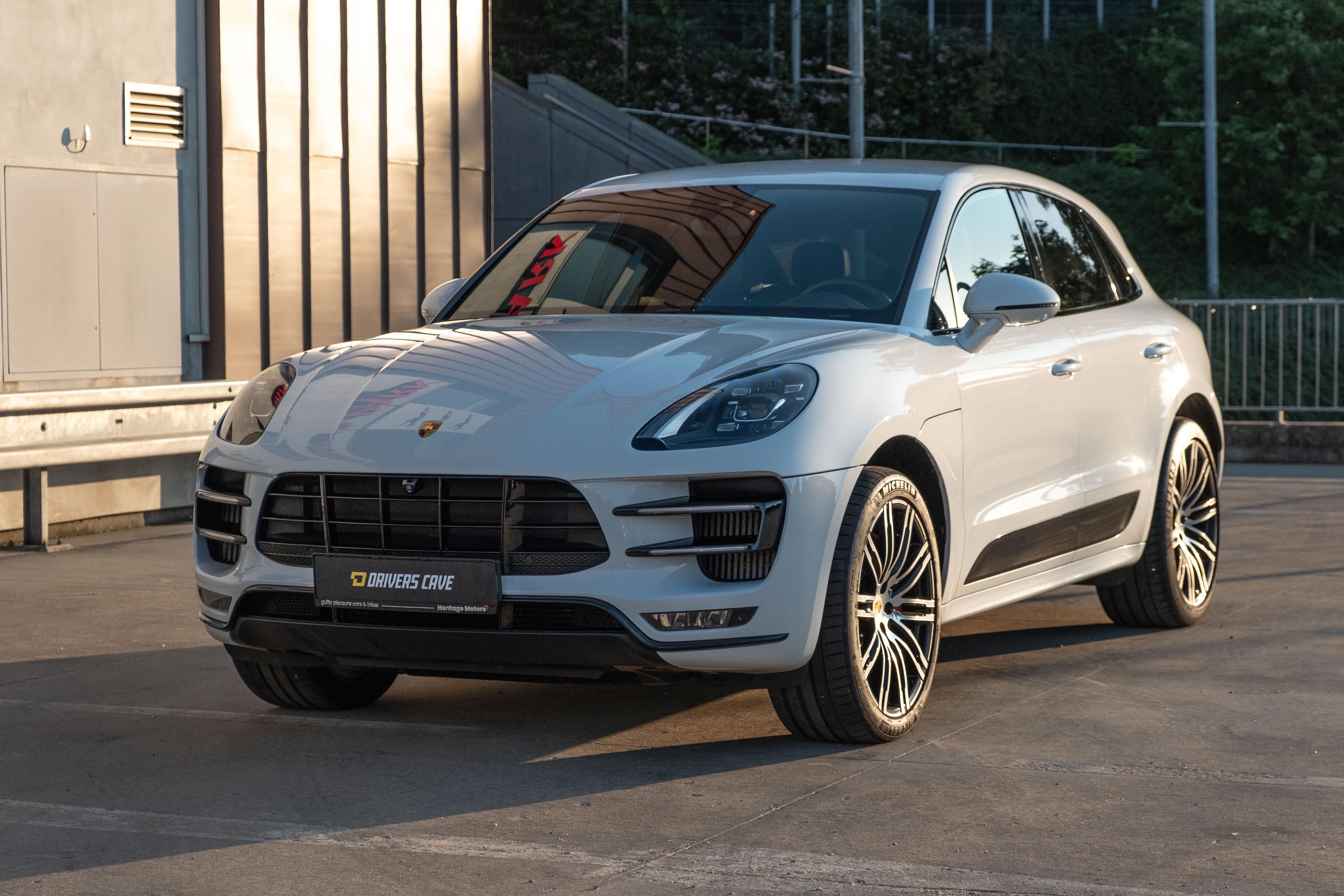 Porsche Macan, 3.6 Turbo Performance & Black